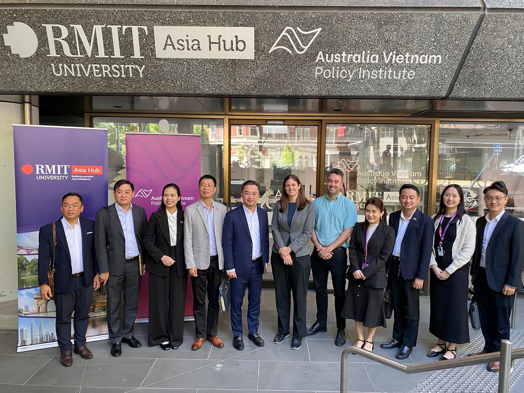 Đoàn đại biểu T.Ư Đoàn TNCS Hồ Chí Minh thăm và làm việc tại Úc - Ảnh 2.