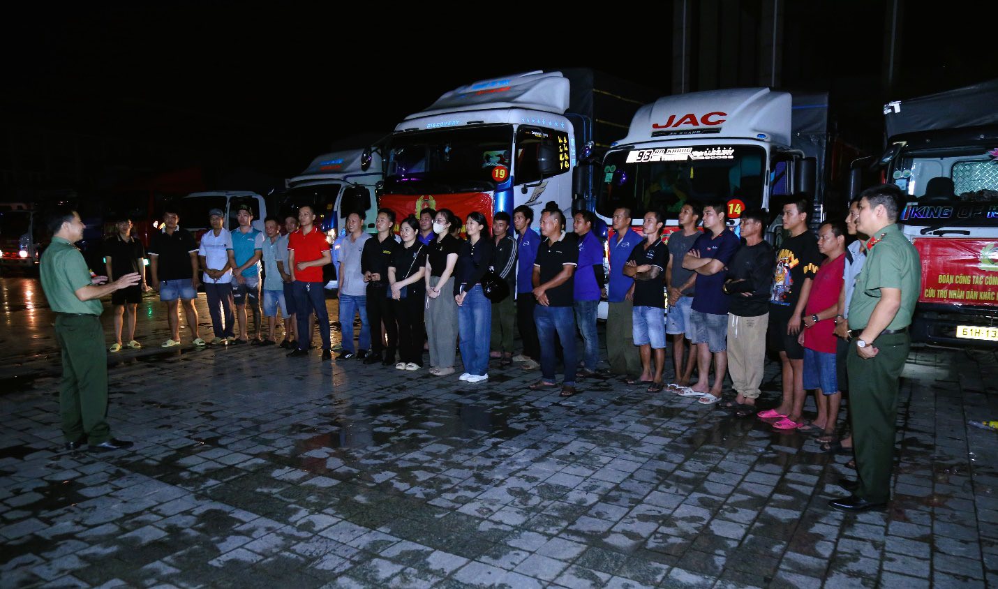 Lực lượng bác sĩ, đoàn viên của Đồng Nai xuất quân hỗ trợ Phú Yên cũ- Ảnh 7. Lực lượng bác sĩ, đoàn viên của Đồng Nai xuất quân hỗ trợ Phú Yên cũ- Ảnh 7.