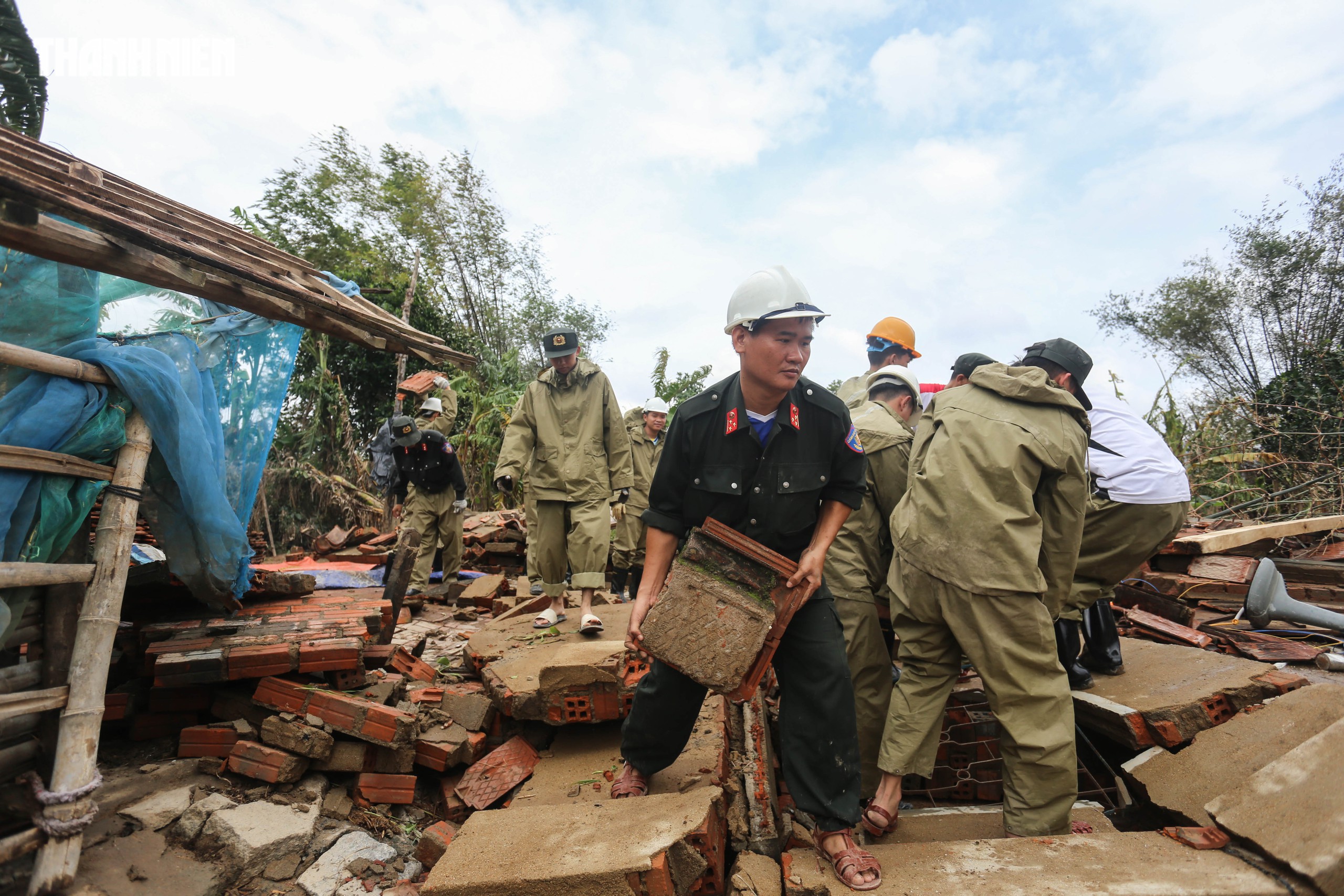 Trở lại thôn Hội Cư để thực hiện một lời hứa: Nhiều người trực trào nước mắt- Ảnh 14.