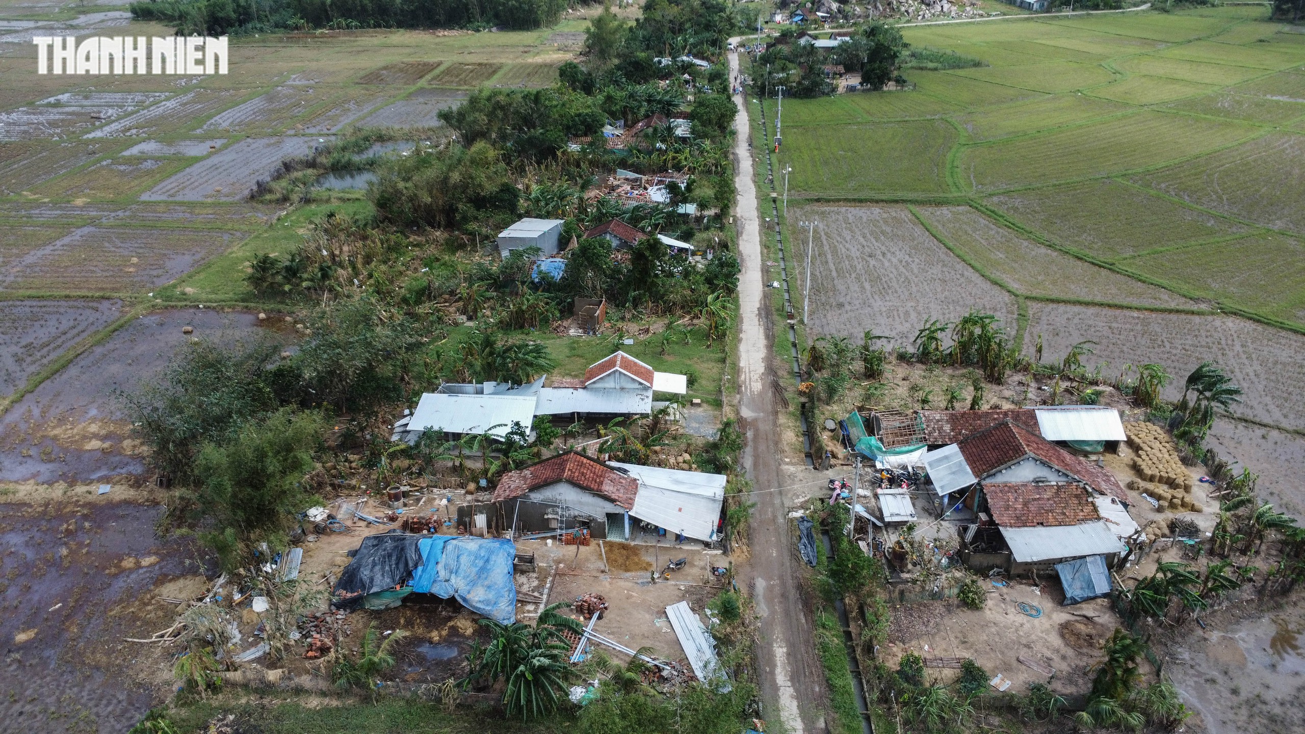 Trở lại thôn Hội Cư để thực hiện một lời hứa: Nhiều người trực trào nước mắt- Ảnh 1.