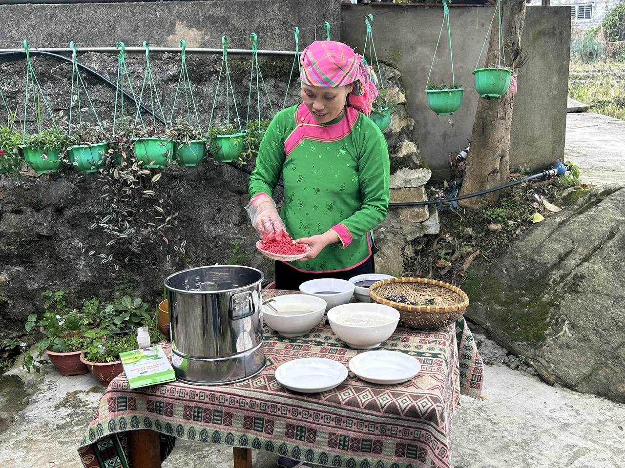 HTX Mường Hoa: Khởi nghiệp và chuyển đổi số từ giấc mơ của bà Sùng Thị Lan - Ảnh 5. HTX Mường Hoa: Khởi nghiệp và chuyển đổi số từ giấc mơ của bà Sùng Thị Lan - Ảnh 5.