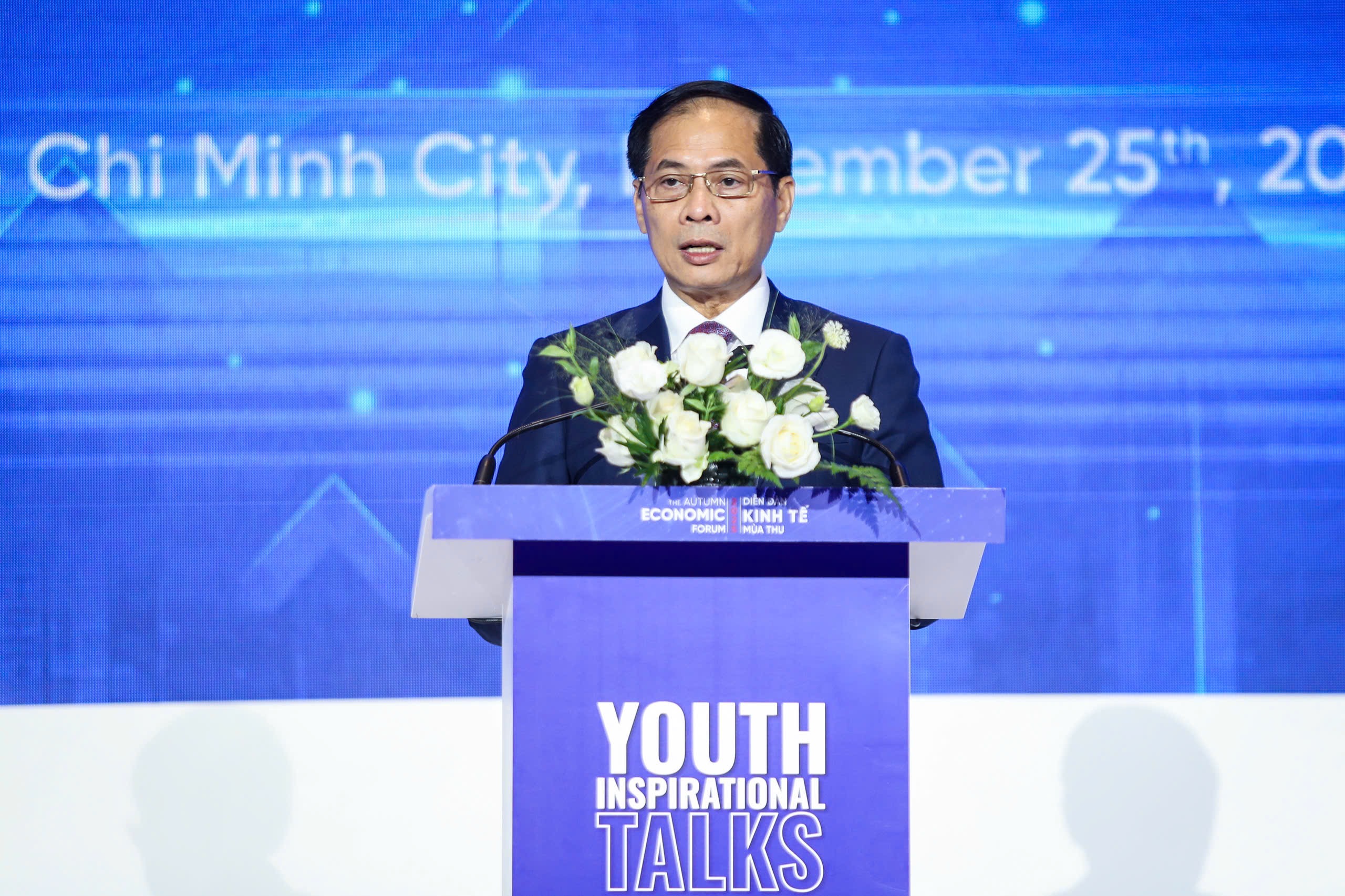 Diễn đàn Kinh tế mùa thu năm 2025: Phó thủ tướng kêu gọi giới trẻ TP.HCM khởi nghiệp- Ảnh 3.