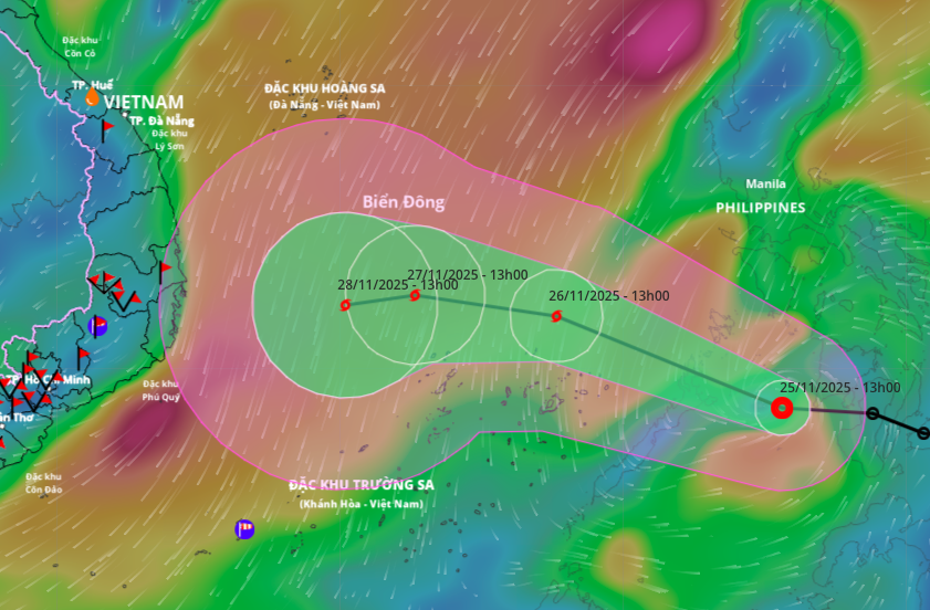Bão số 15 di chuyển rất chậm khi vào Biển Đông, sóng cao 9 m - Ảnh 1.