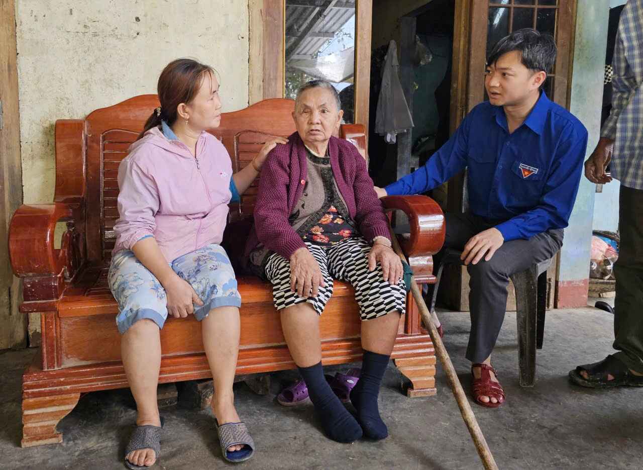 Thanh niên góp sức khắc phục khó khăn- Ảnh 1.