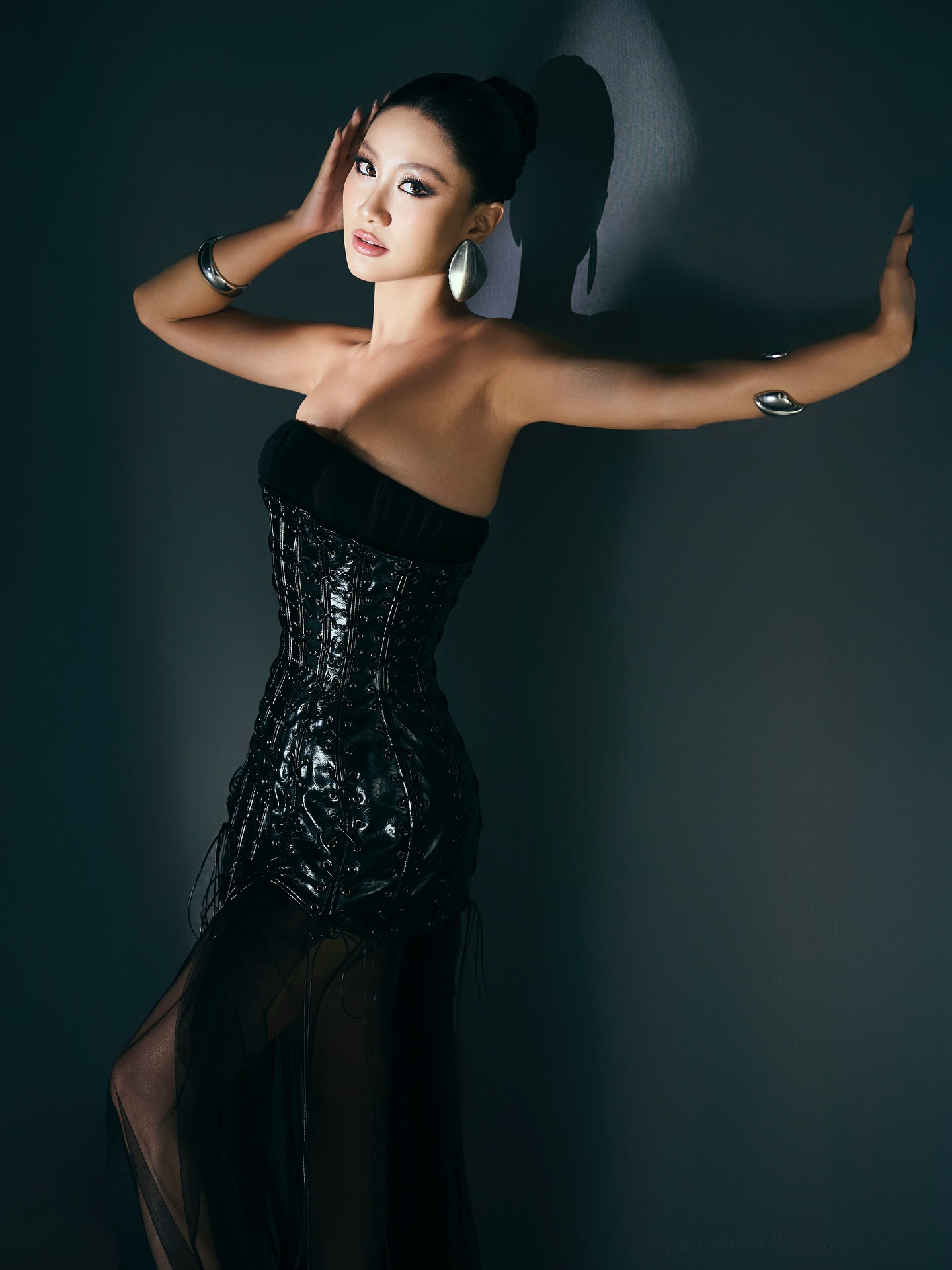 Vẻ quyến rũ của người đẹp Việt 'chinh chiến' tại cuộc thi Miss Cosmo 2025 - Ảnh 9.