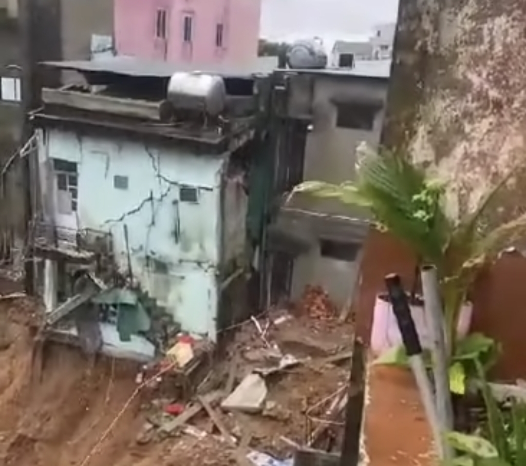 Quảng Trị: Công bố tình huống khẩn cấp vụ sạt lở đất ở xã miền núi- Ảnh 2.