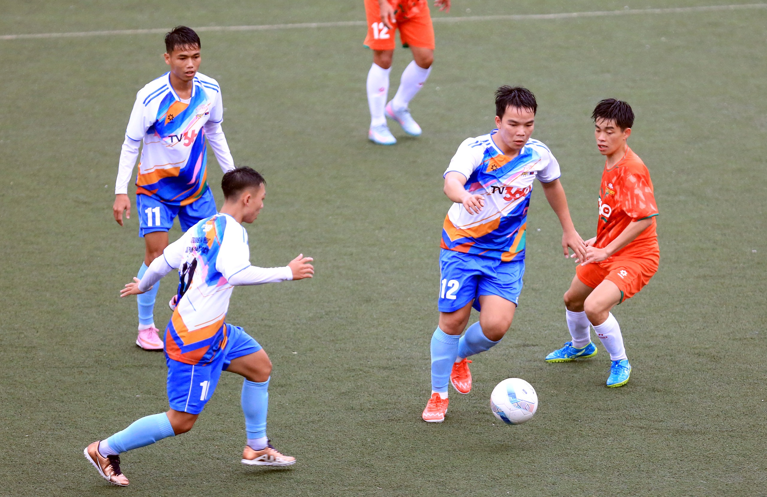 2 đội phía nam hiên ngang vào bán kết, cục diện bóng đá sinh viên lại hay - Ảnh 3.