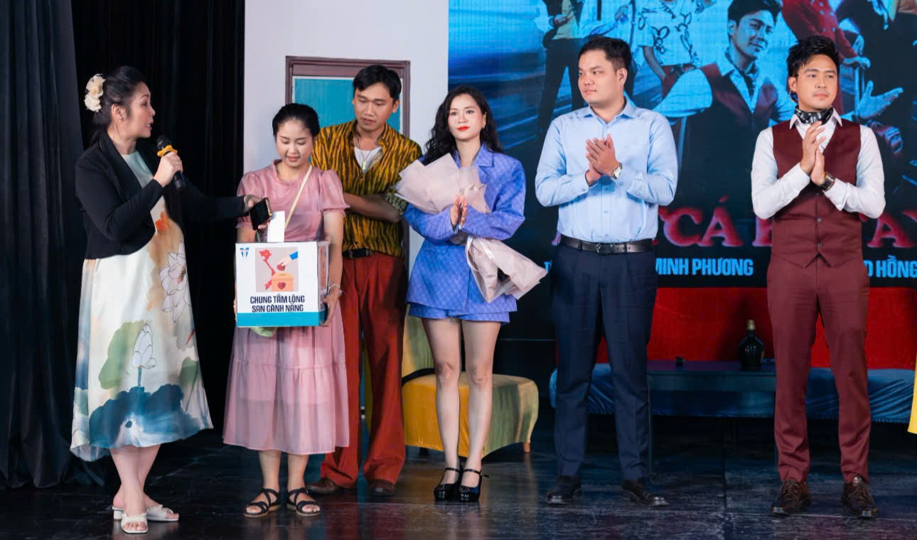 Sao Việt chung tay hướng về đồng bào miền Trung - Ảnh 7.