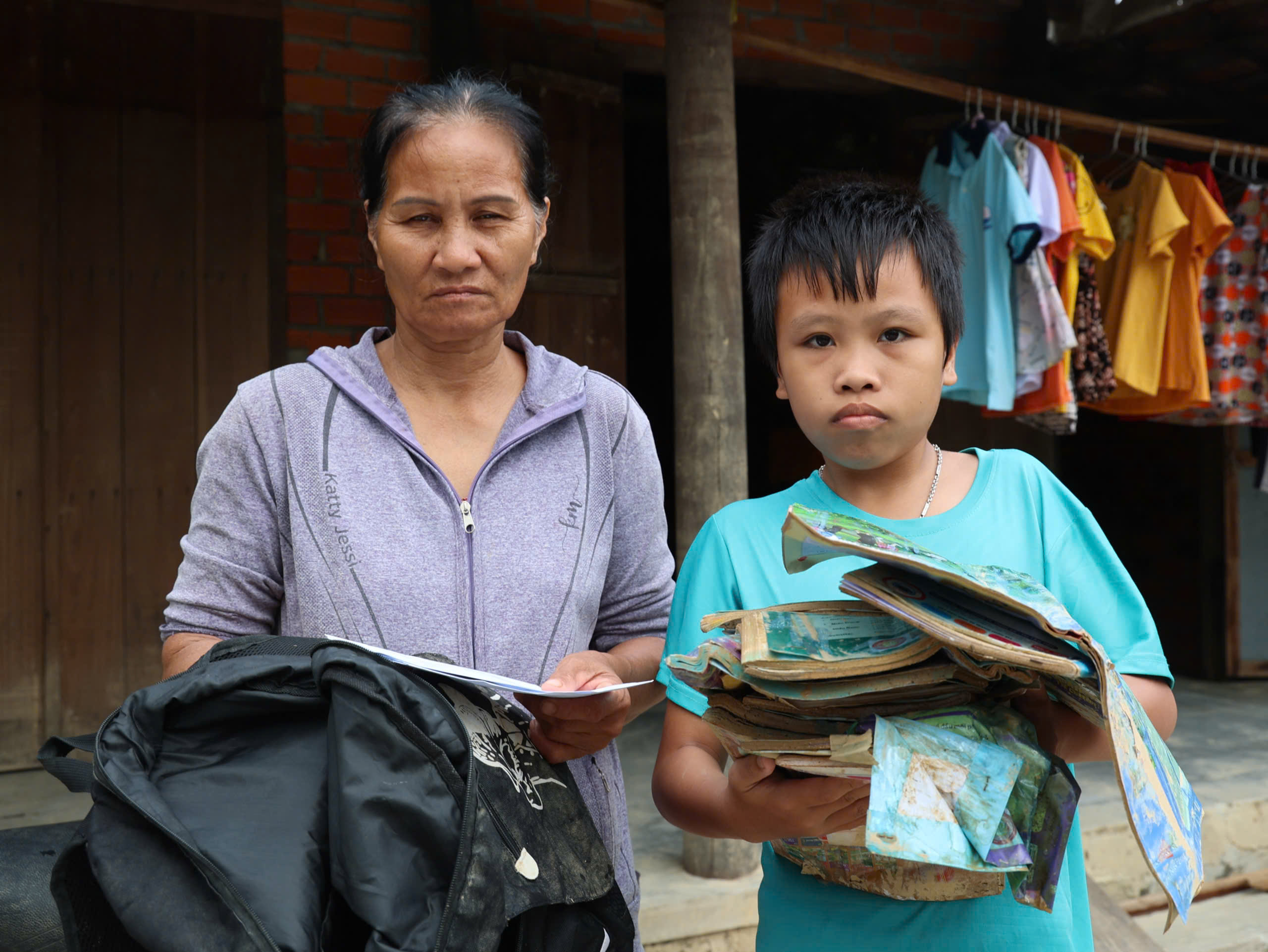 Khánh Hòa công bố 48 đầu mối tiếp nhận cứu trợ, tránh lãng phí sau lũ- Ảnh 1.