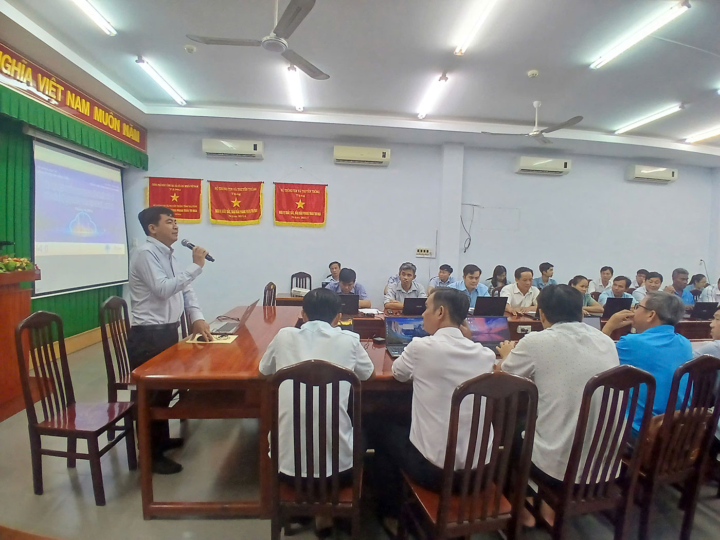 Vĩnh Long chú trọng công tác đào tạo nguồn nhân lực chất lượng cao- Ảnh 4. Vĩnh Long chú trọng công tác đào tạo nguồn nhân lực chất lượng cao- Ảnh 4.