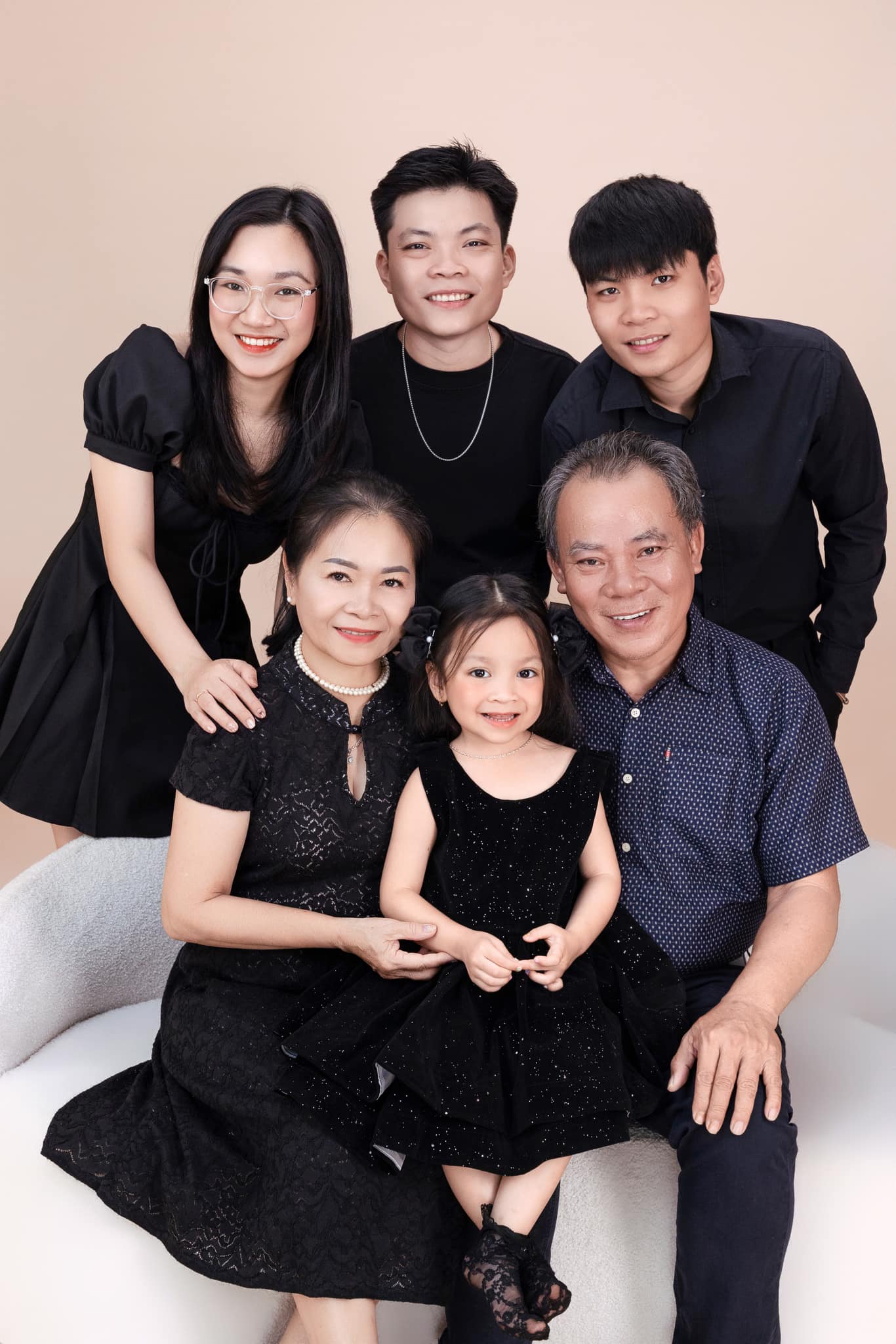 Nghệ sĩ Phương Bình day dứt vì sống xa vợ hơn 30 năm vì mê nghệ thuật - Ảnh 4.