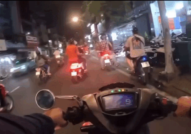 Công an TP.HCM bắt nhóm cướp tài sản, ngăn chặn kế hoạch gây án lần 2 - Ảnh 1.