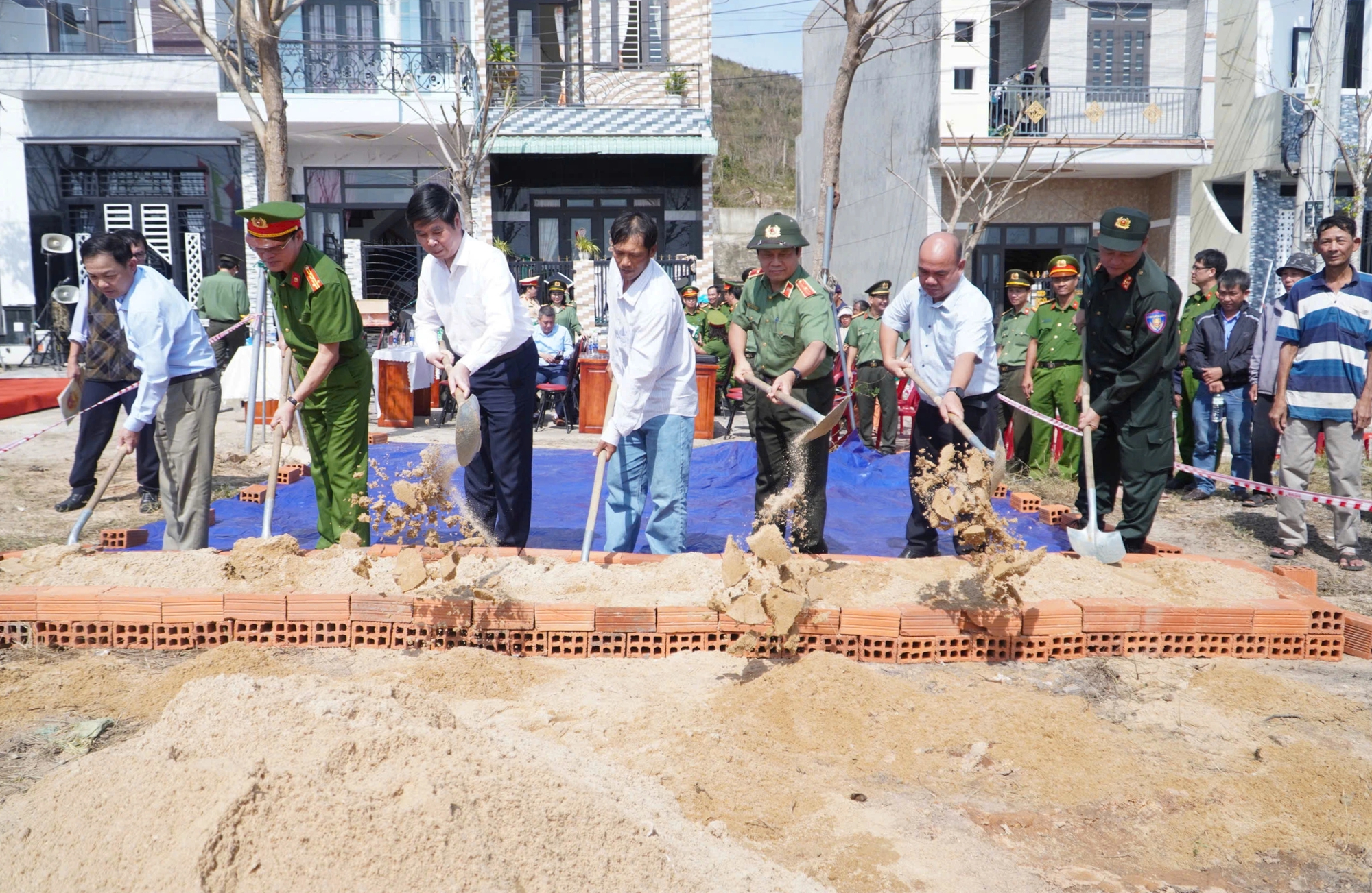 - Ảnh 1. - Ảnh 1.