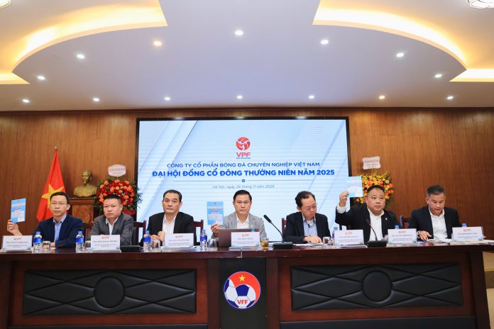 VPF doanh thu khấm khá, tài chính ổn định: Các CLB được thêm tiền, bóng đá Việt Nam phấn khởi- Ảnh 1.