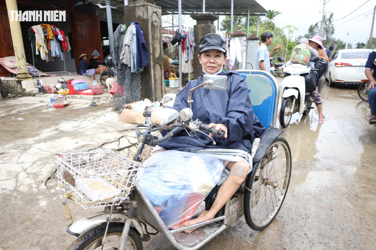 Rốn lũ hòa Thịnh tan hoang và những bàn tay nghĩa tình giúp người dân vực dậy - Ảnh 1.