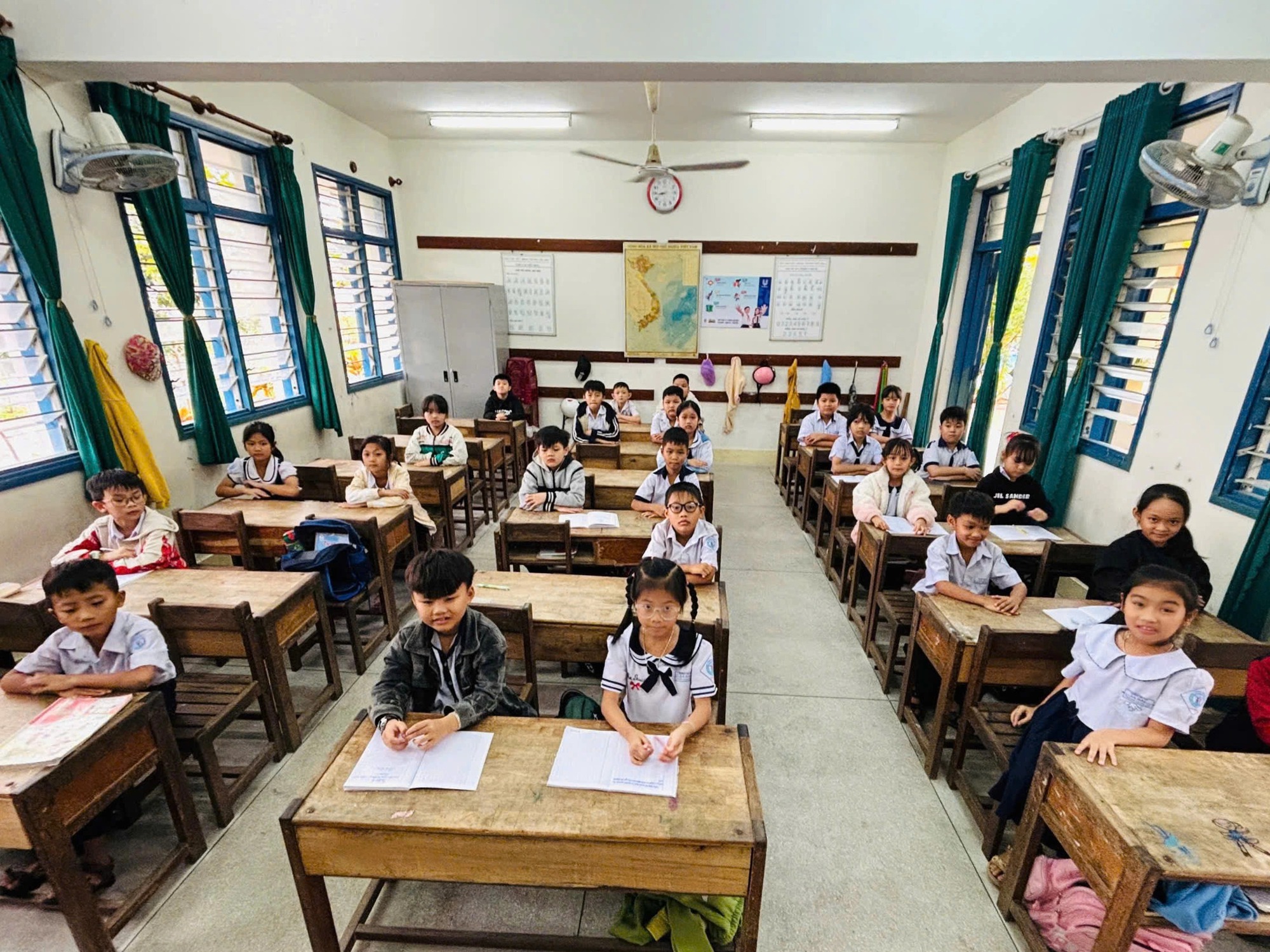 - 1. fotó. - Ảnh 1.