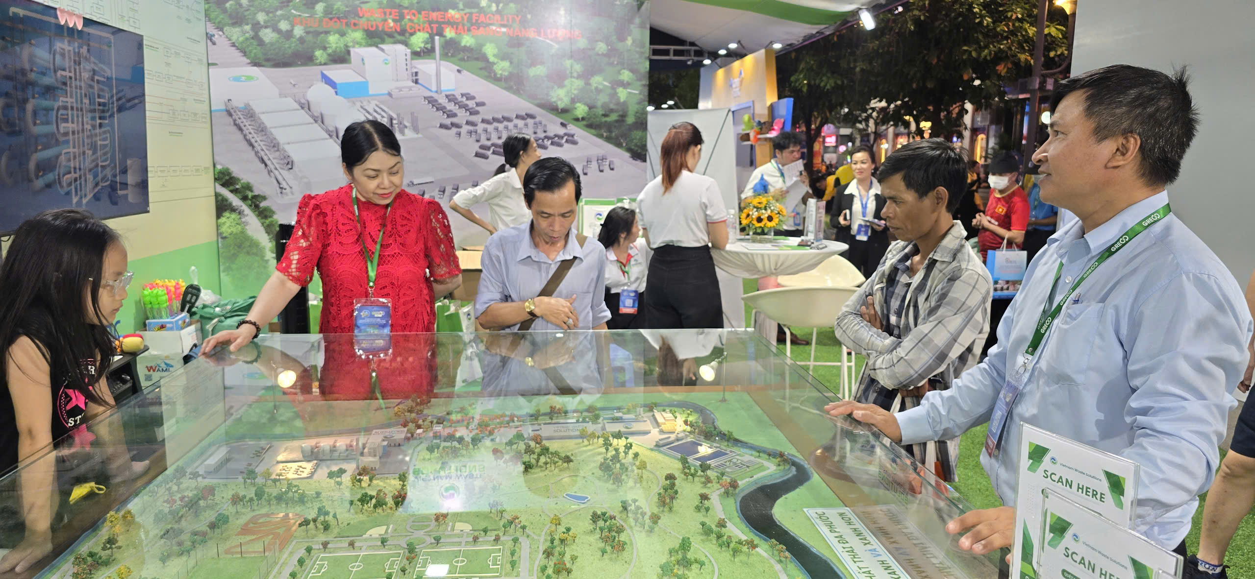 VWS triển lãm mô hình xử lý rác hiện đại, người dân TP.HCM hào hứng tham quan- Ảnh 7.