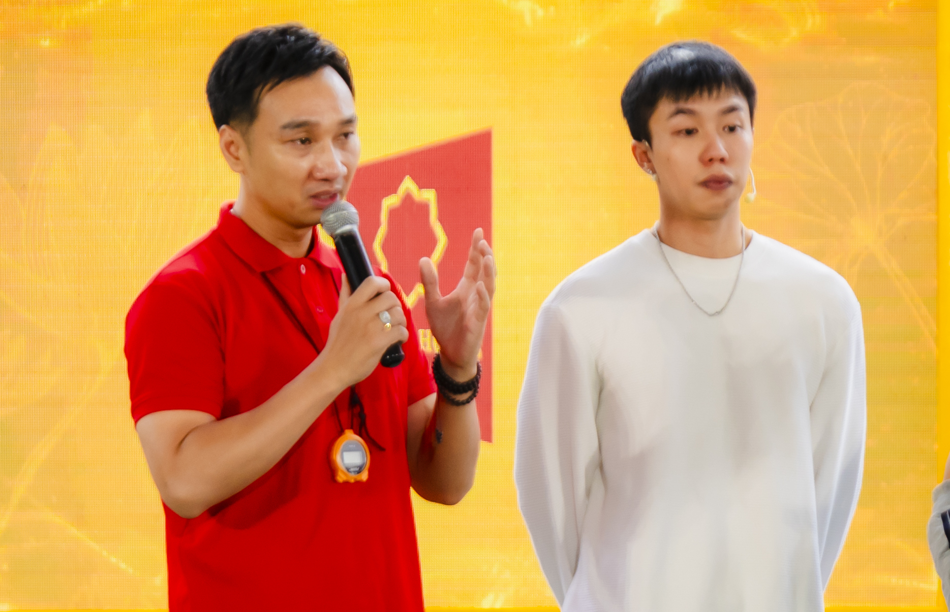 Con trai Vân Dung bị nhắc nhở về cách xưng hô trên truyền hình - Ảnh 1.