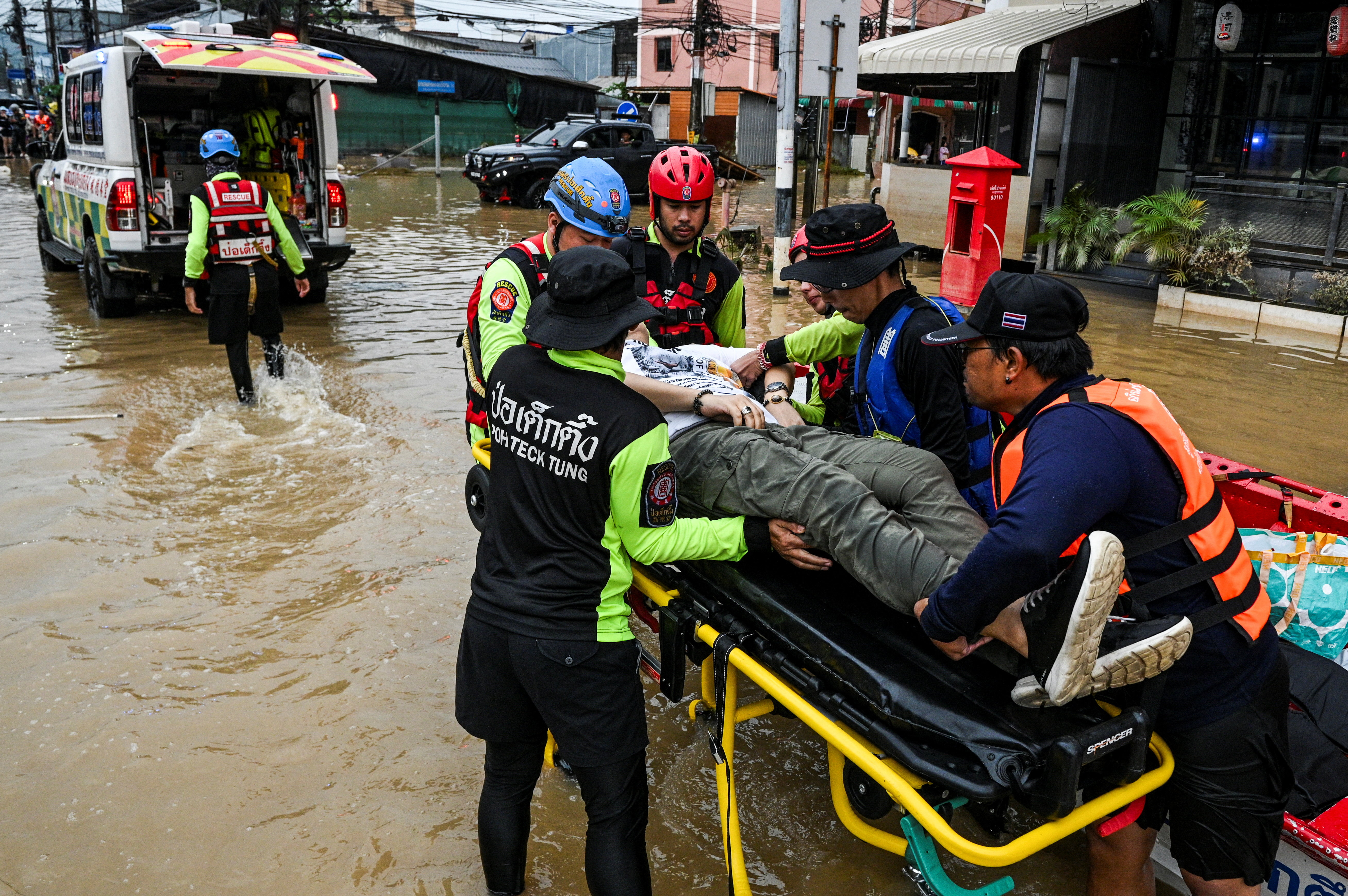 Thái Lan hỗ trợ người dân sửa nhà xe sau lũ lụt: Cập nhật mới nhất - Ảnh 2.