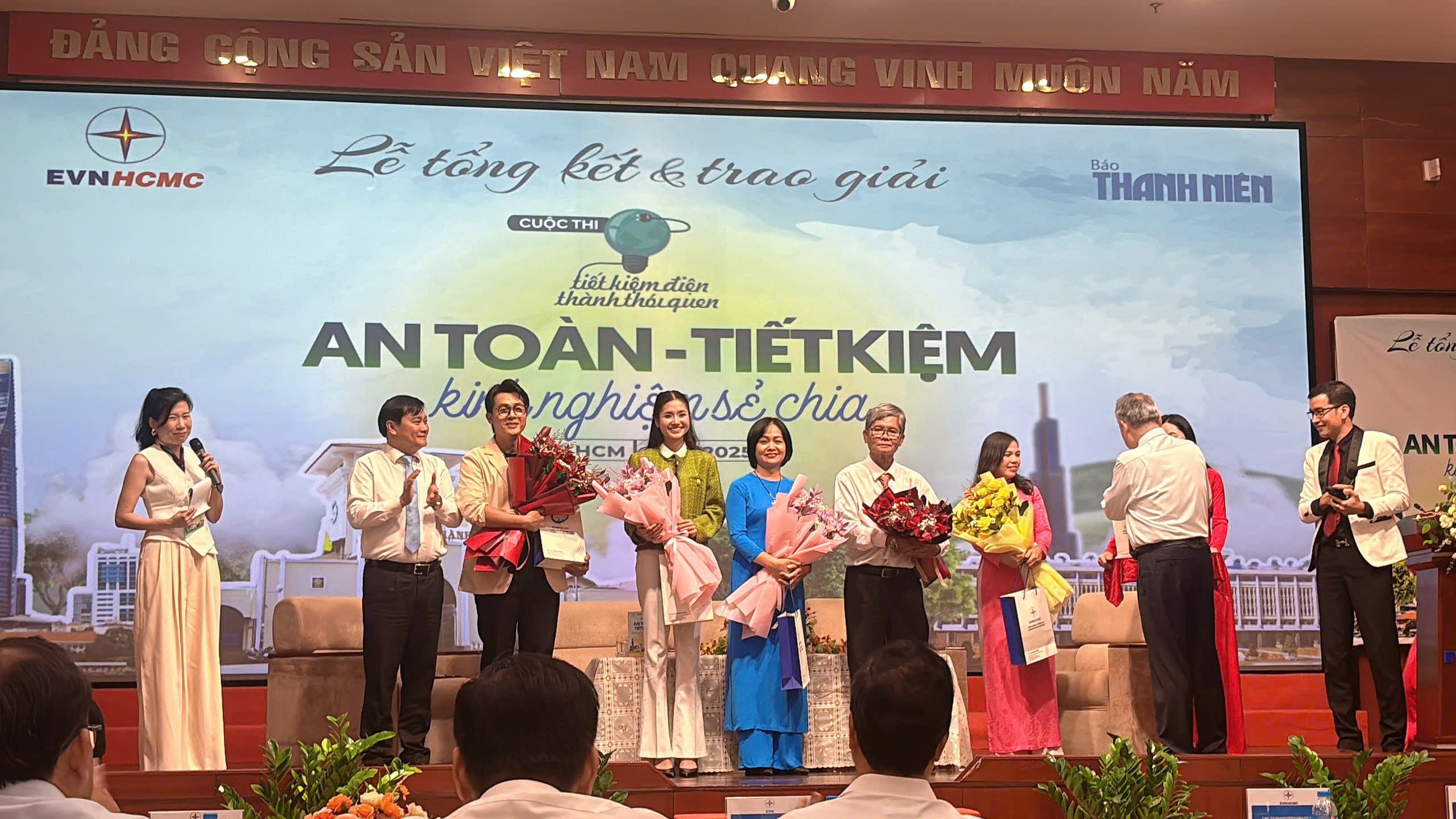 Cuộc thi Tiết kiệm điện thành thói quen và hành trình của Thanh Niên và tôi - Ảnh 1.