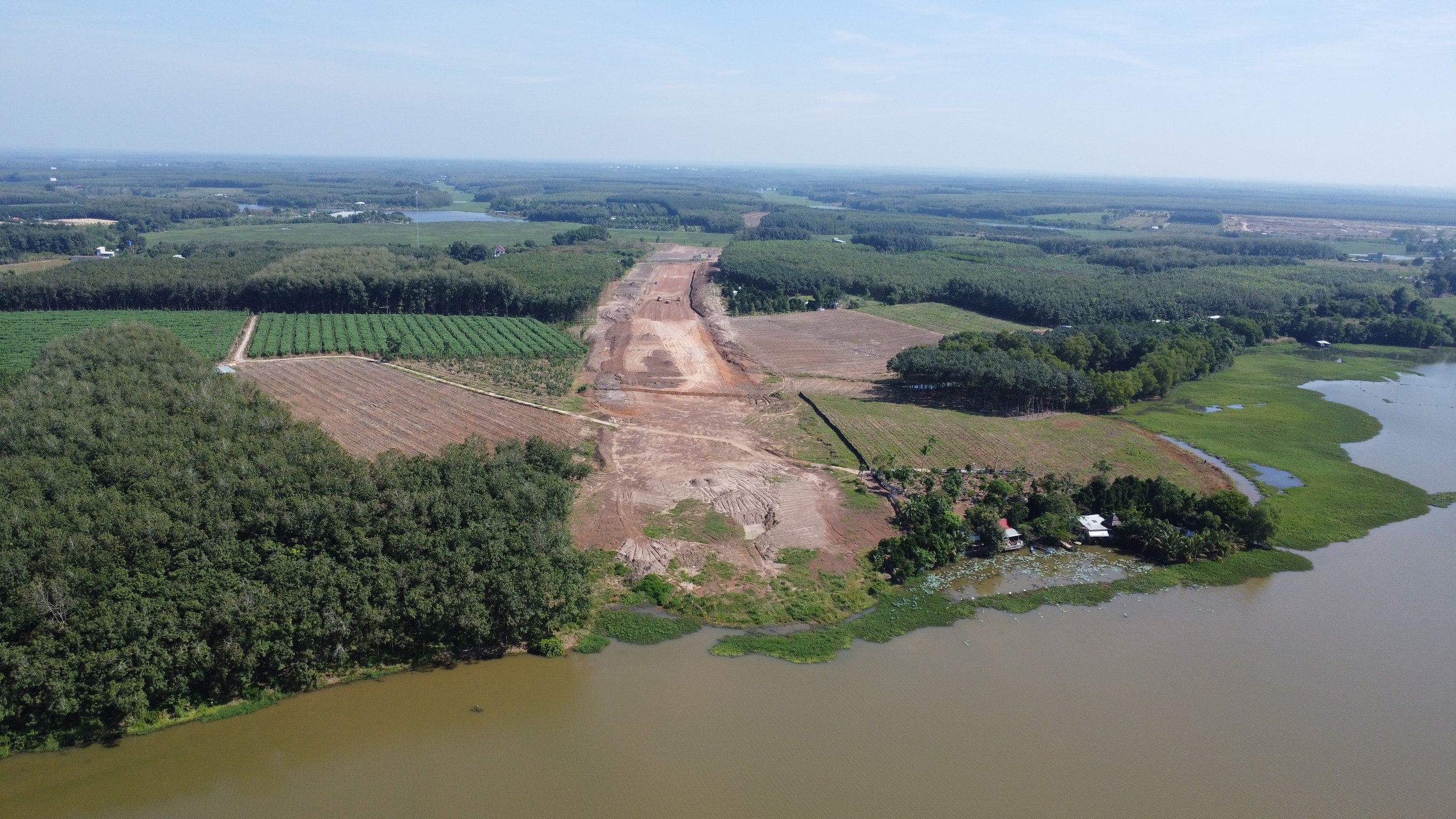 Cao tốc Gia Nghĩa - Chơn Thành thi công cầm chừng do chờ mặt bằng, thiếu vật liệu- Ảnh 4.