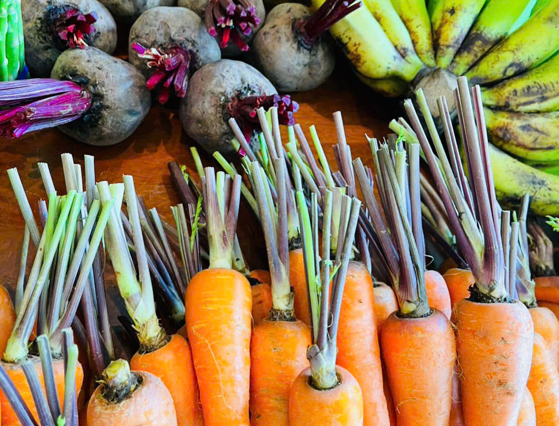 Bác Sĩ: Có Phải Ăn Nhiều Rau Quả Thì 'Nhẹ Người, Da Đẹp Hơn'? - Ảnh 1.