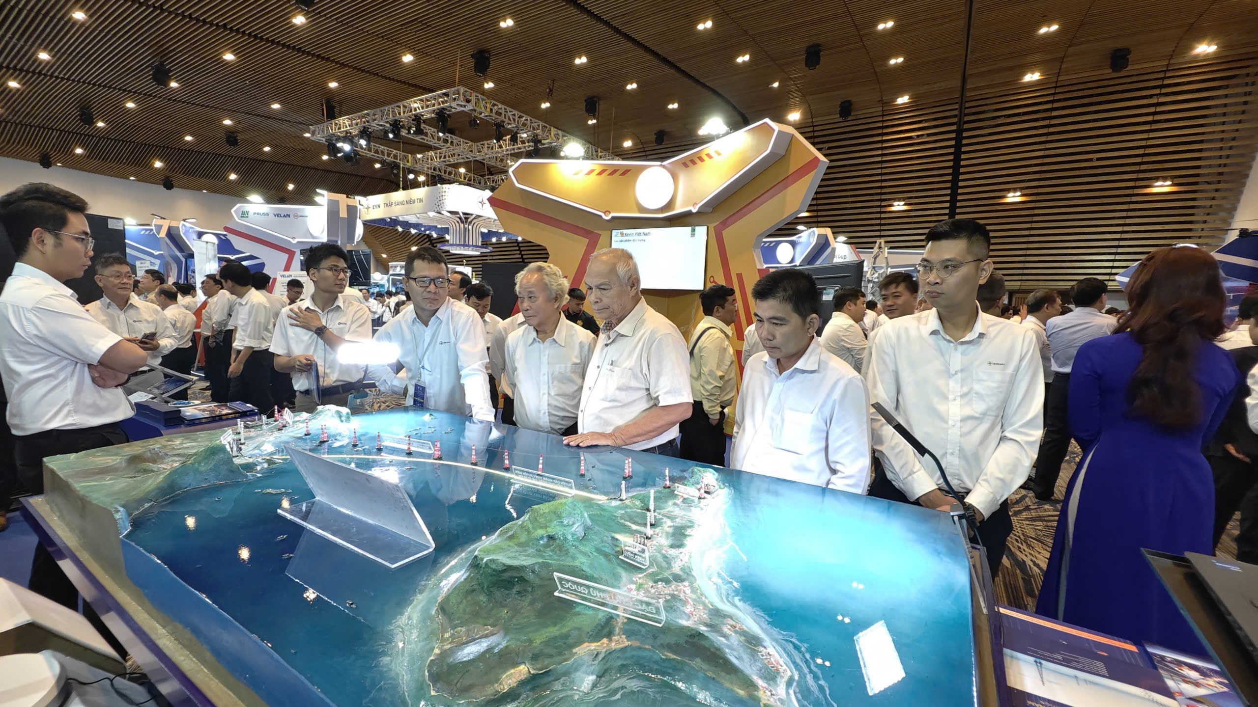 Triển lãm công nghệ quy mô lớn nhất từ trước đến nay của ngành điện Việt Nam- Ảnh 11. Triển lãm công nghệ quy mô lớn nhất từ trước đến nay của ngành điện Việt Nam- Ảnh 11.