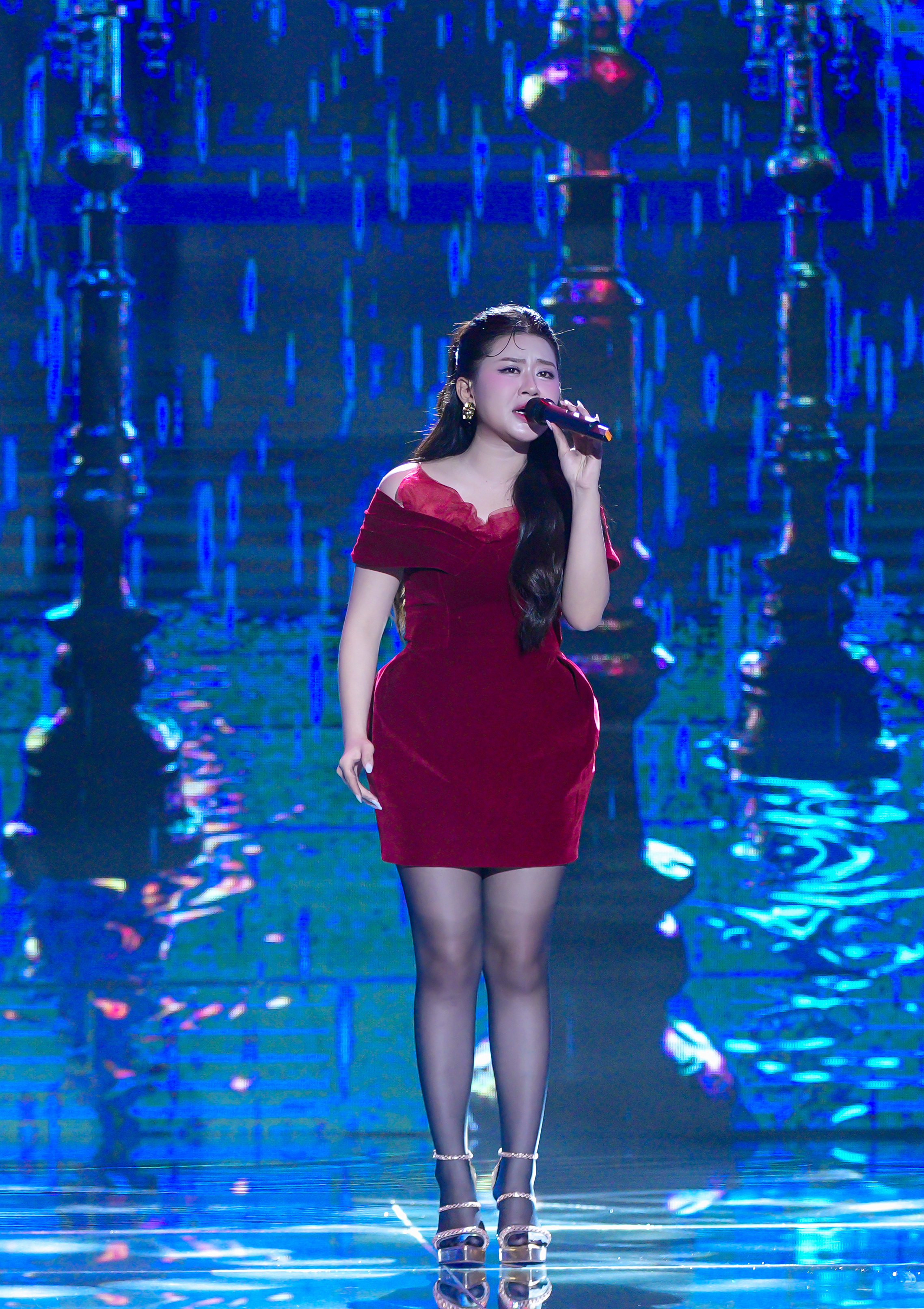 Chàng trai trẻ gây chú ý khi hát nhạc Nguyễn Vũ là ai? - Ảnh 3.