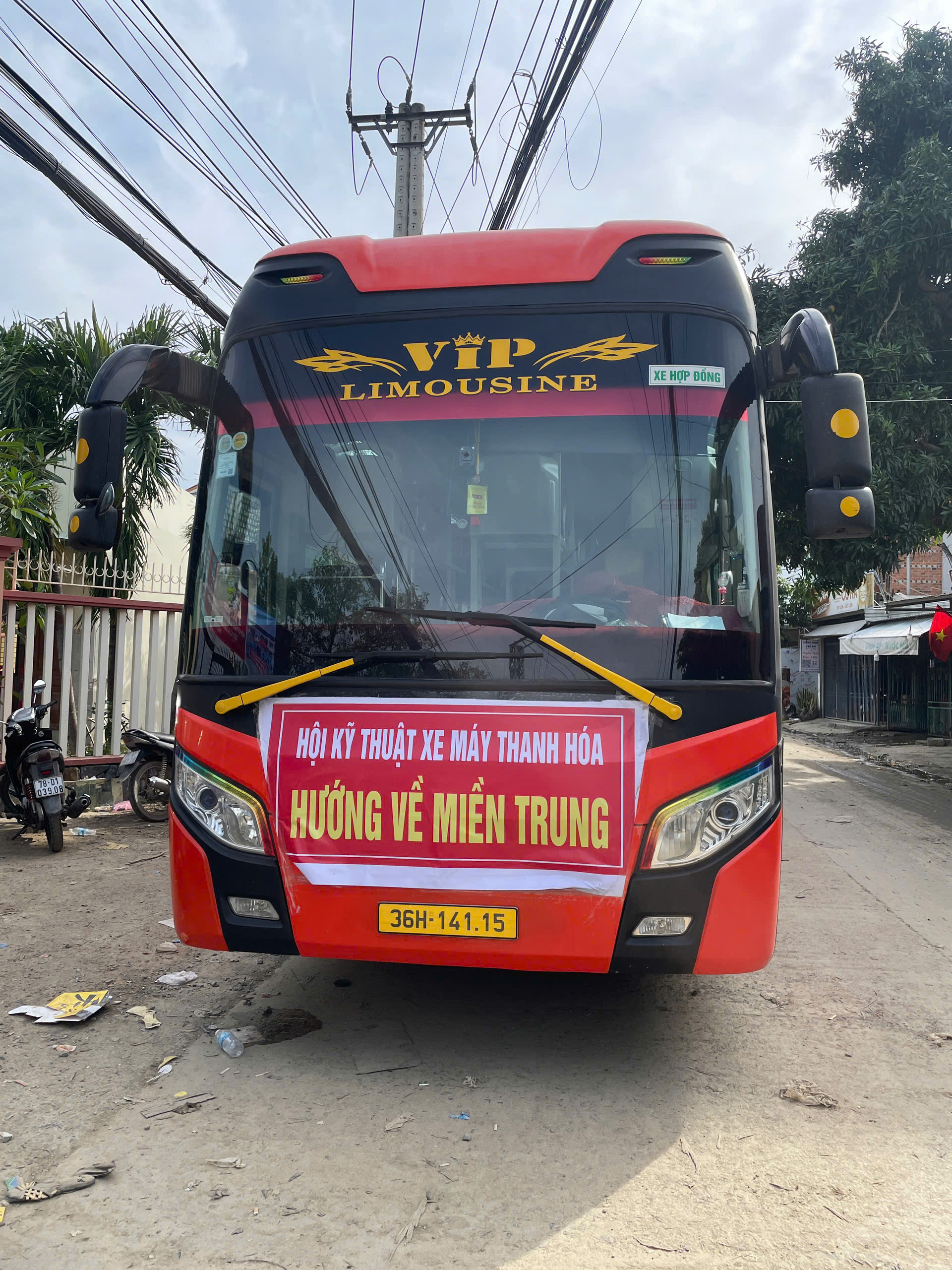 100 Thợ sửa xe từ miền bắc hỗ trợ người dân khánh hòa khắc phục hậu quả lũ lụt - Ảnh 1.