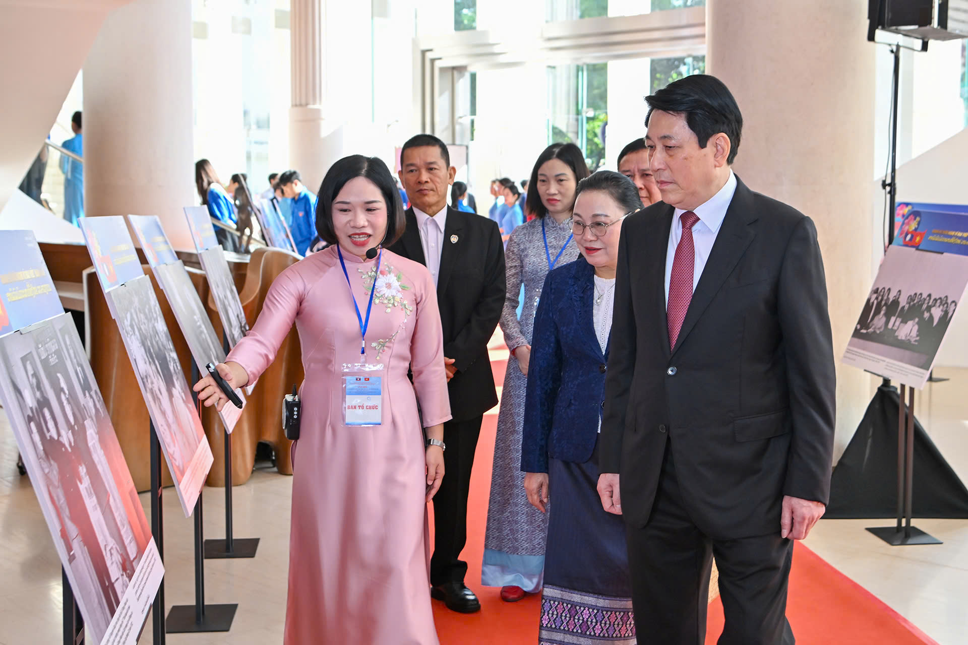 Chủ tịch nước Lương Cường kỷ niệm 50 năm quan hệ Việt - L&agrave;o vĩ đại - Ảnh 1.