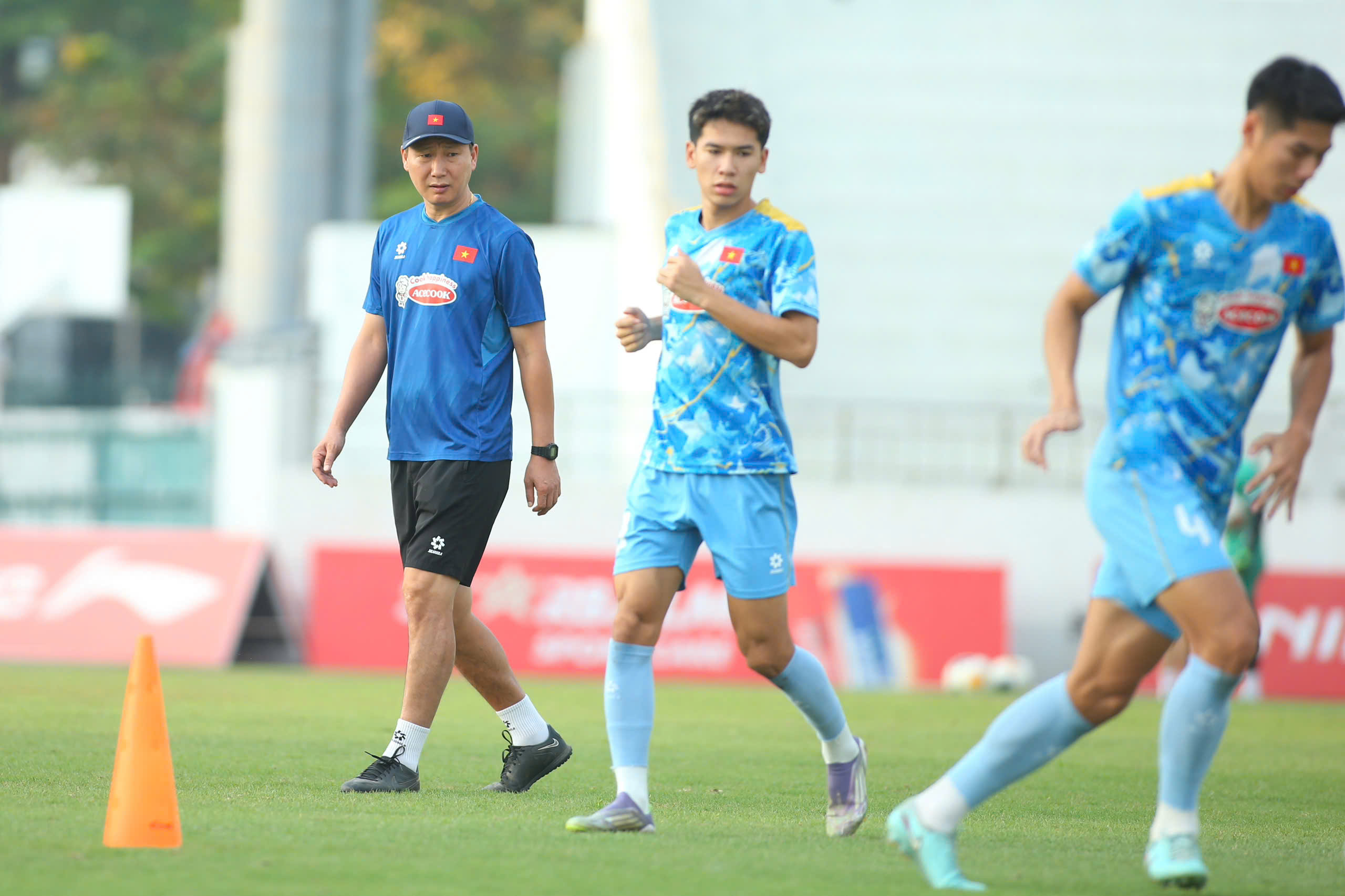 - Photo 10. - Ảnh 10.