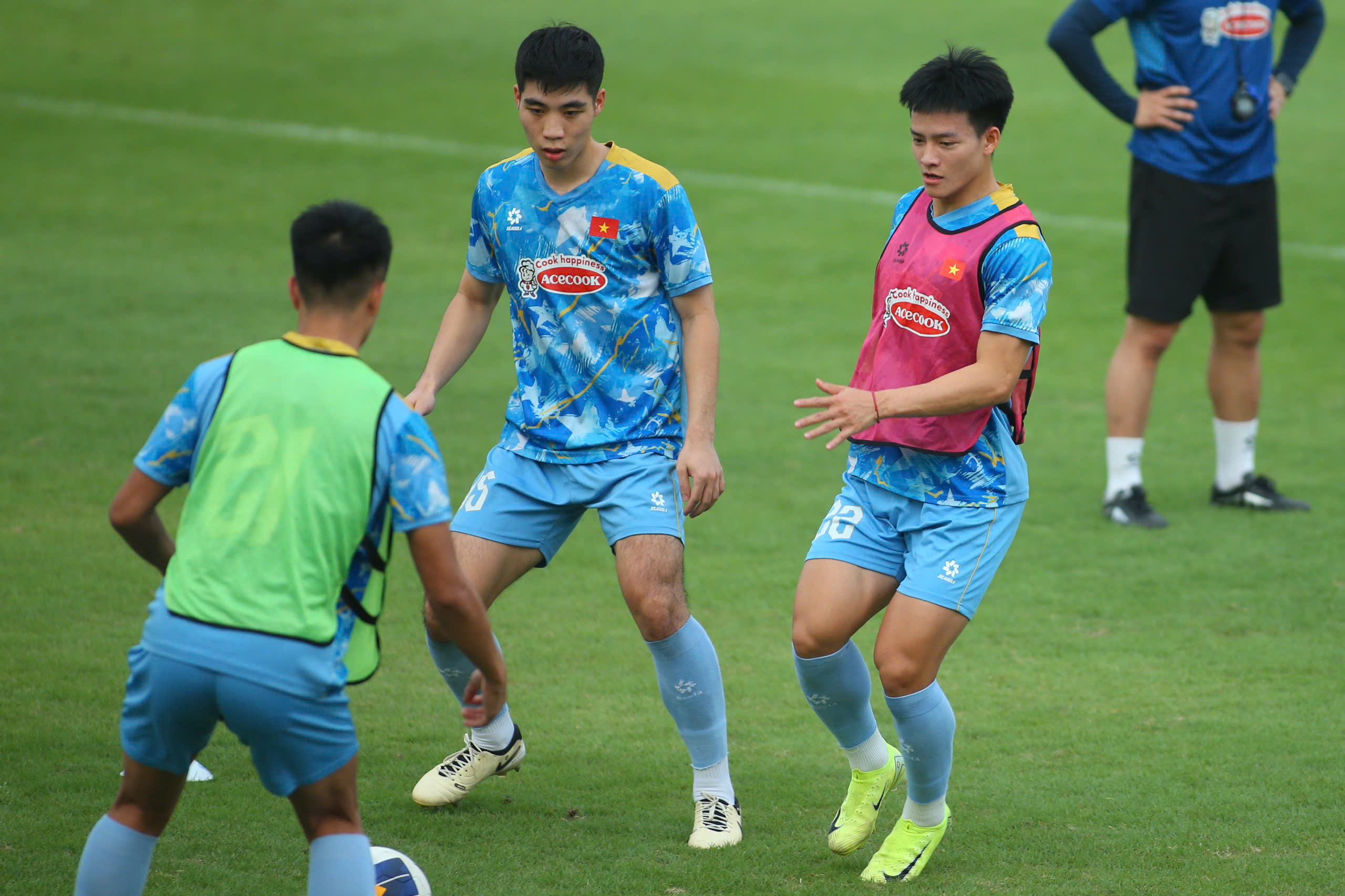 - Photo 11. - Ảnh 11.