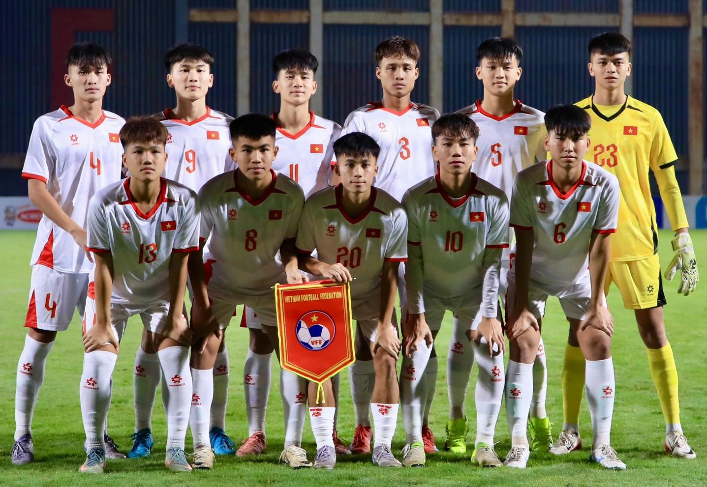 Bảng xếp hạng vòng loại U.17 châu Á mới nhất: Việt Nam xuất sắc lấy lại ngôi đầu từ Malaysia- Ảnh 1. Bảng xếp hạng vòng loại U.17 châu Á mới nhất: Việt Nam xuất sắc lấy lại ngôi đầu từ Malaysia- Ảnh 1.