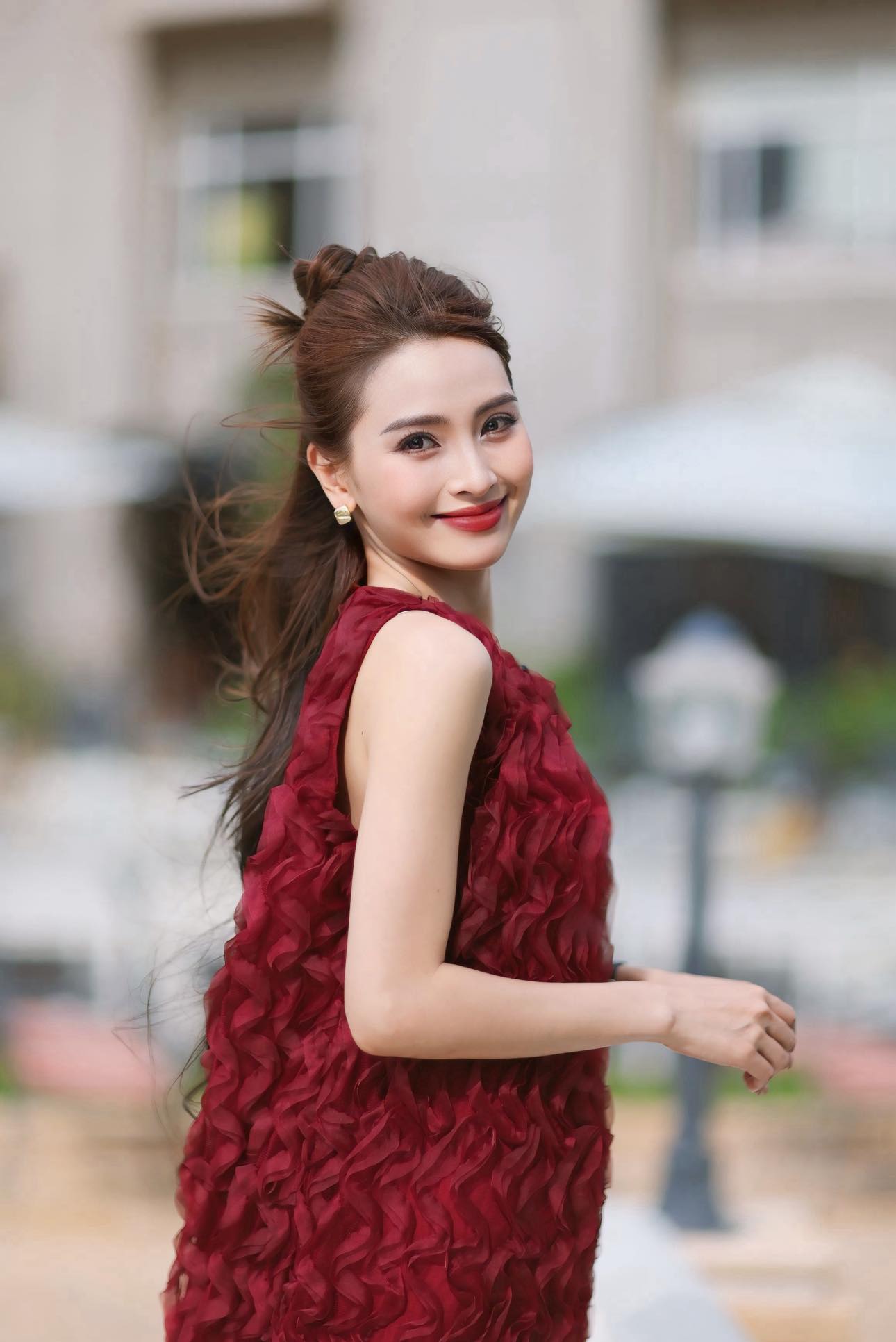 Nhan sắc nữ MC vừa được cầu thủ Đức Huy cầu hôn- Ảnh 2.