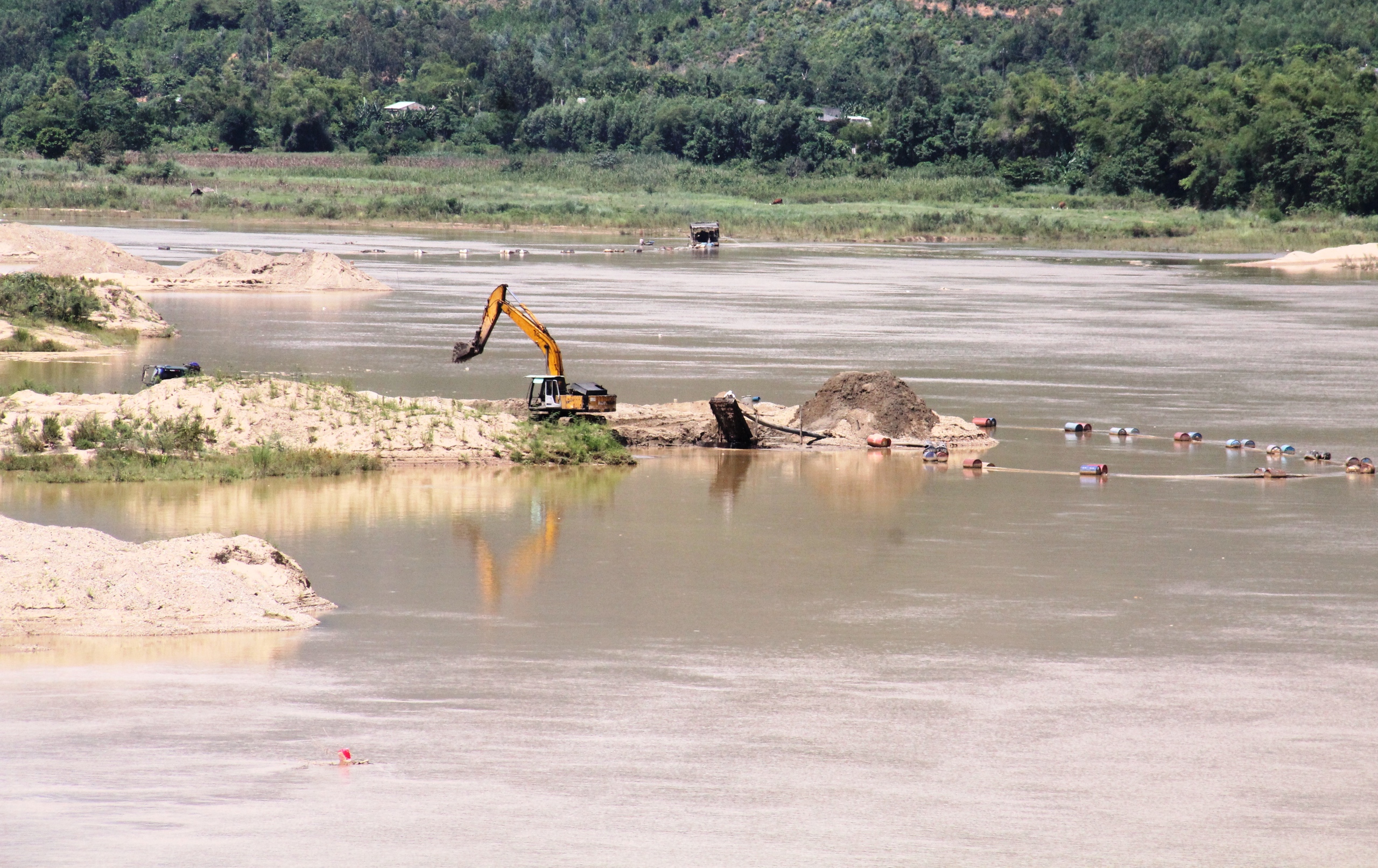 5 mỏ cát hơn 1.000 tỉ đồng trúng đấu giá nhưng 'đứng bánh' vì vướng quy định - Ảnh 1.