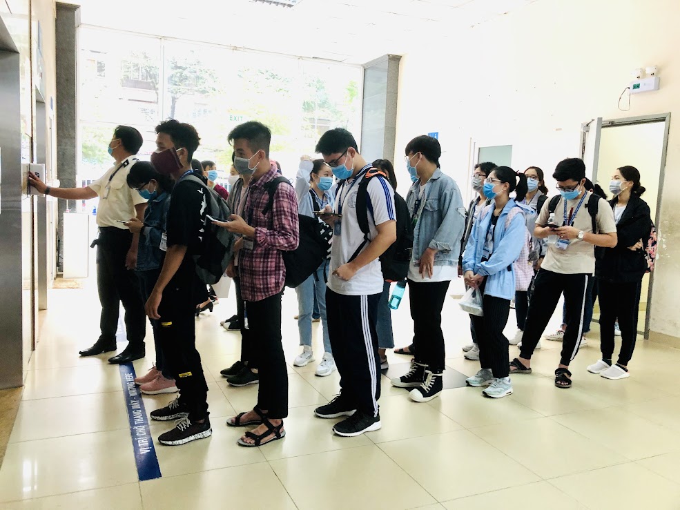 Có bác sĩ trường 'không chuyên' không dám nói mình học trường nào - Ảnh 1.