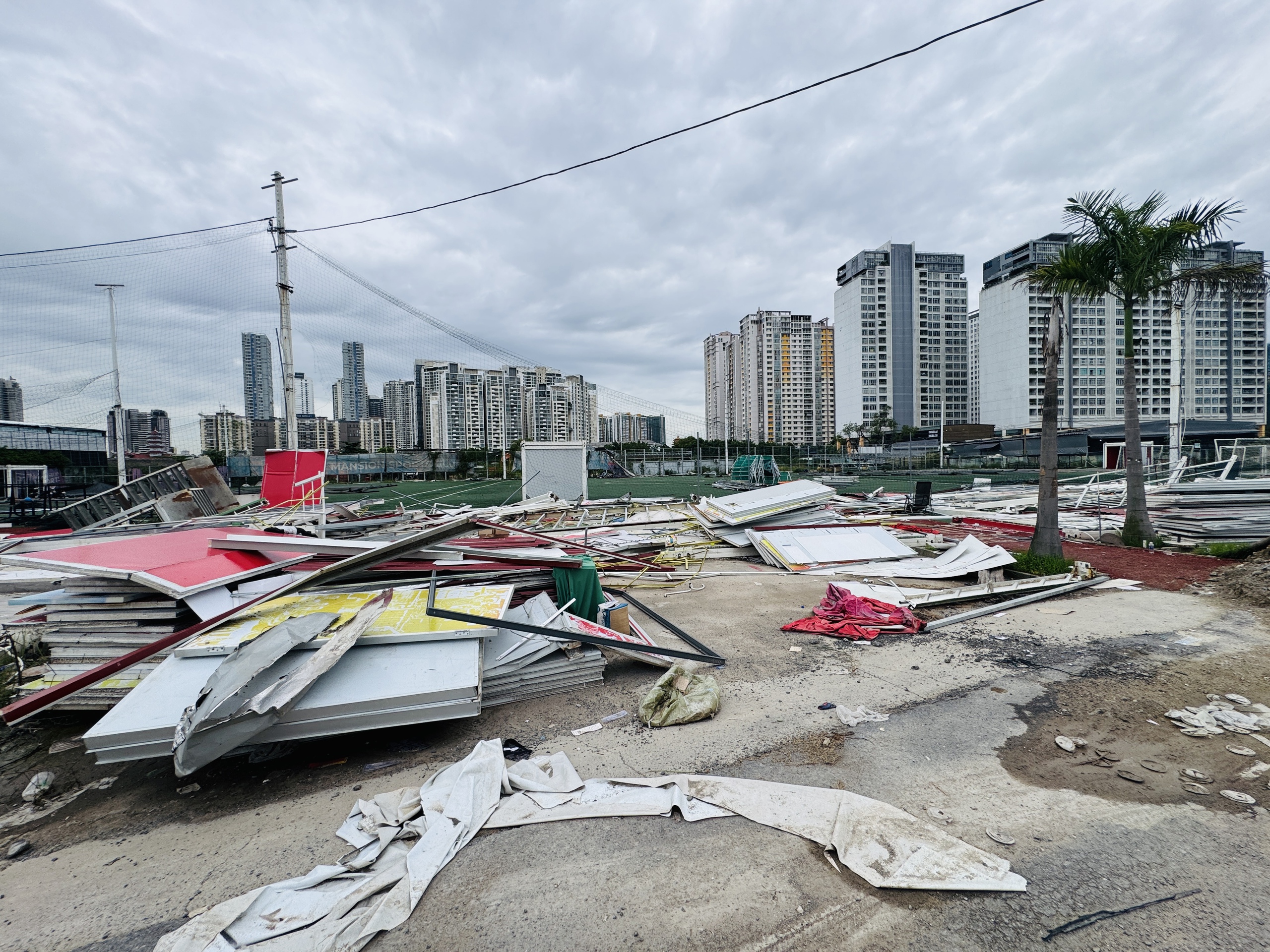 Phường An Khánh ra quân cưỡng chế sân pickleball xây dựng không phép- Ảnh 3.