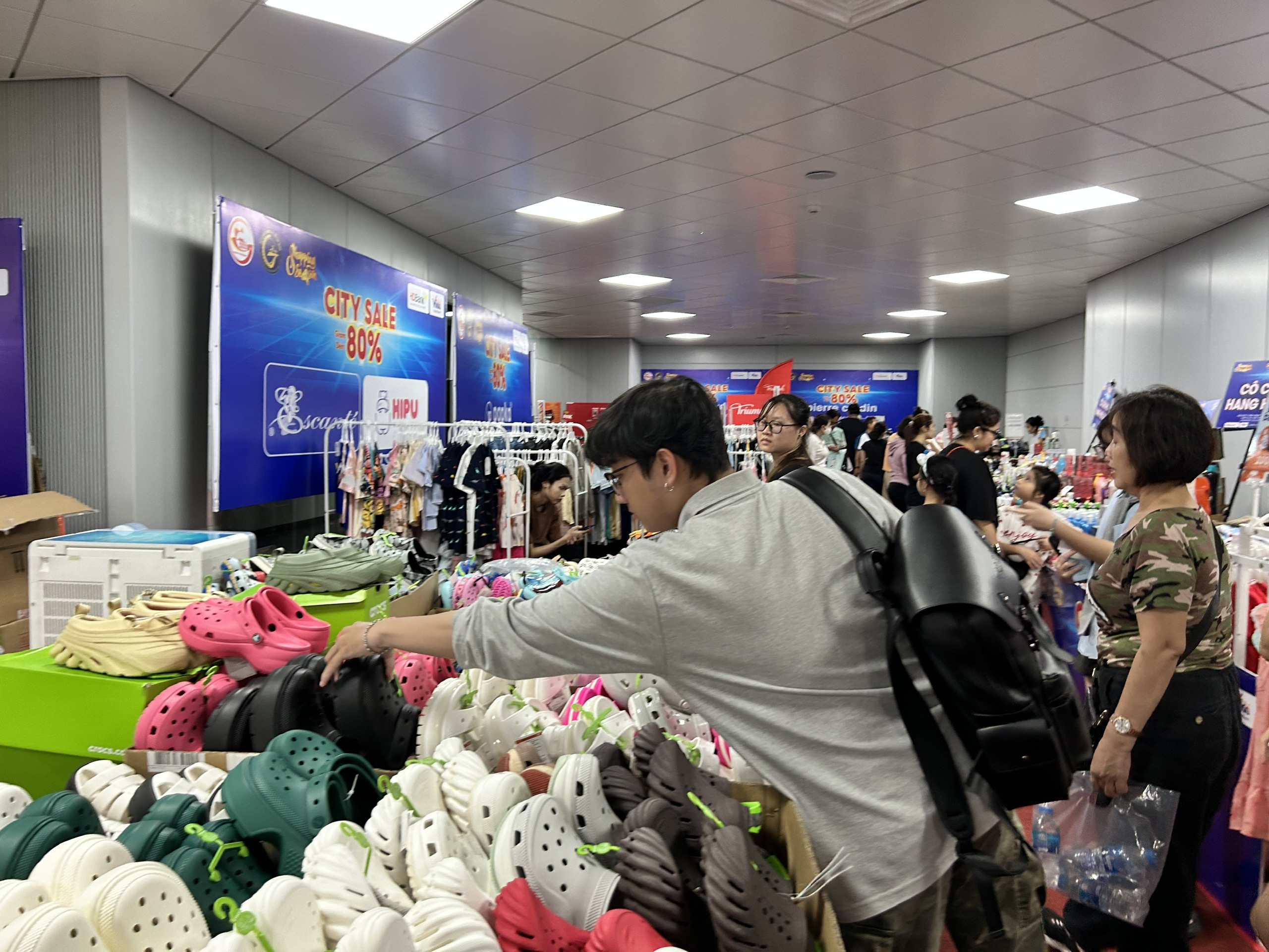 Thức cả đêm săn mã giảm giá dịp Black Friday  - Ảnh 3.