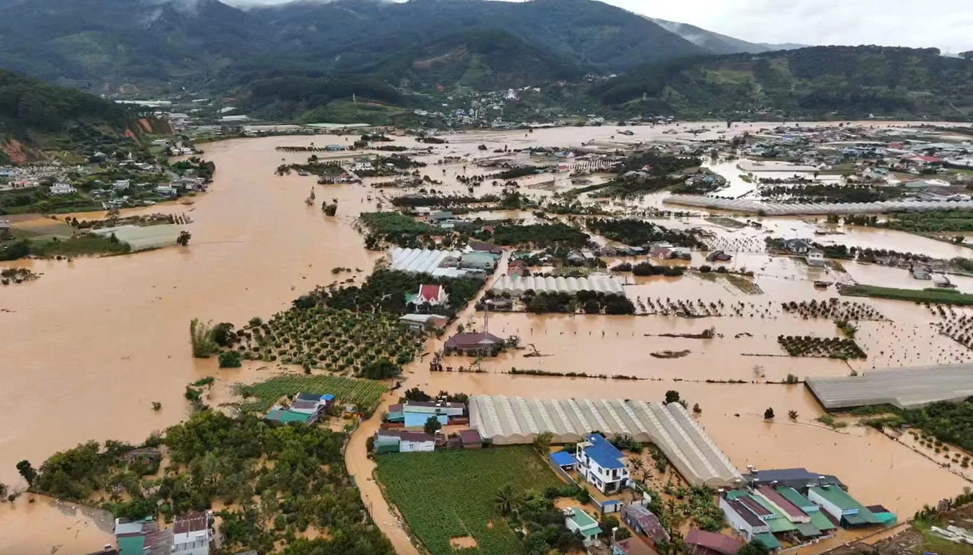 Lâm Đồng hỗ trợ 120 triệu đồng cho người dân bị sập nhà do thiên tai- Ảnh 3.