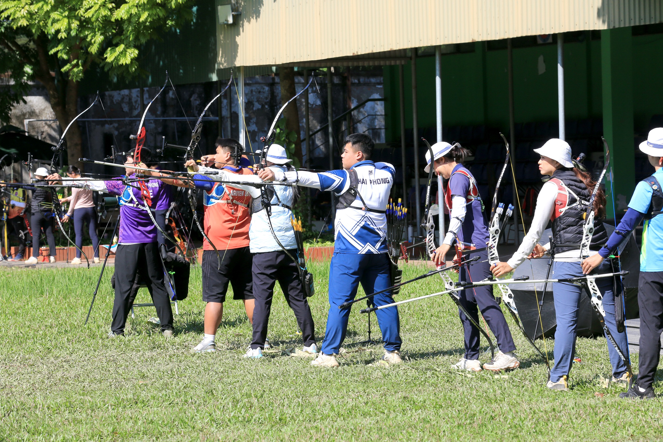 'Hat-trick vàng' trở lại, bắn cung Việt Nam đặt mục tiêu giành 3 chức vô địch SEA Games 33- Ảnh 4. 'Hat-trick vàng' trở lại, bắn cung Việt Nam đặt mục tiêu giành 3 chức vô địch SEA Games 33- Ảnh 4.