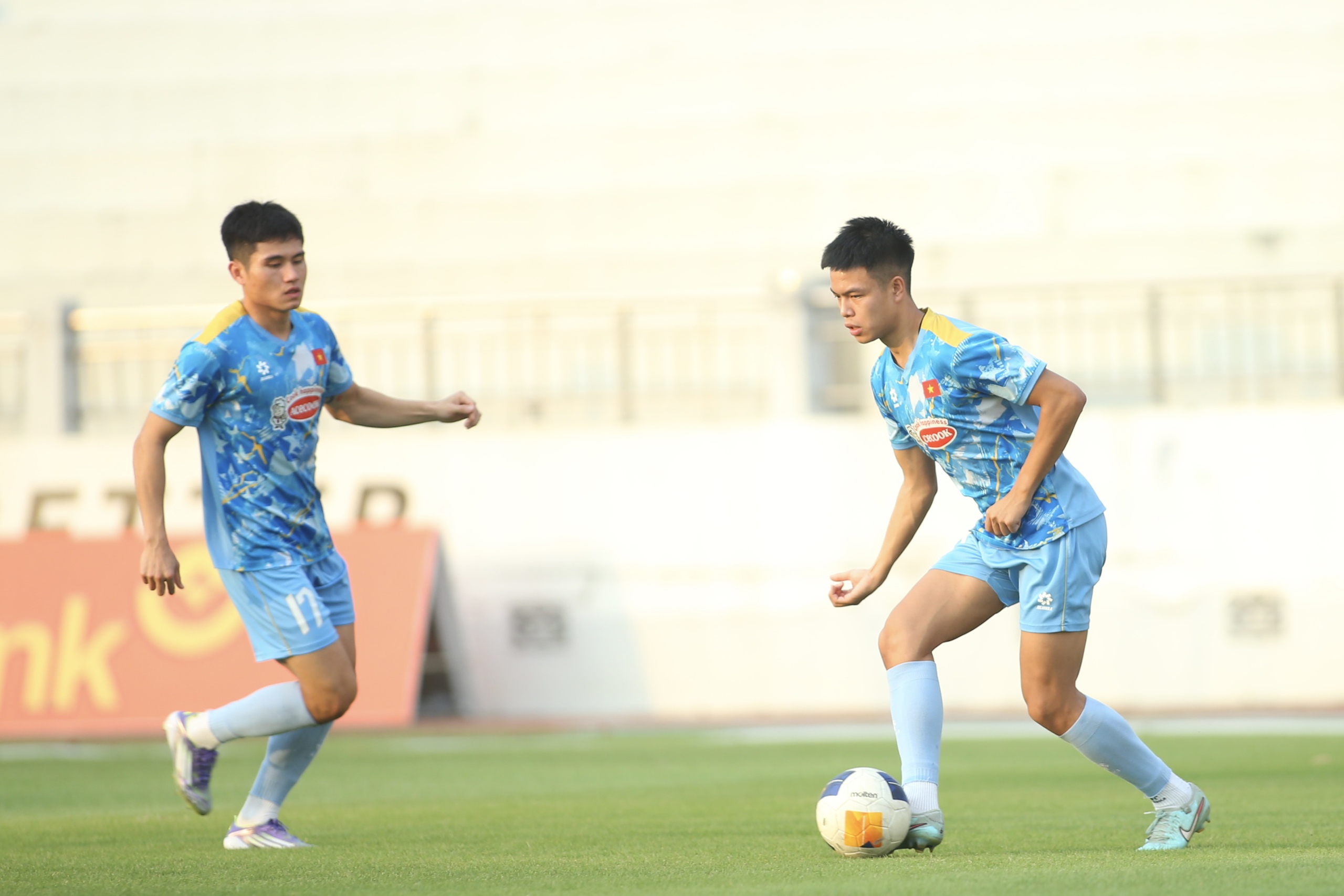 Sốc: Bùi Vĩ Hào, Trần Thành Trung và sao trẻ 1,95 m của HAGL bị loại khỏi U.23 Việt Nam- Ảnh 2.