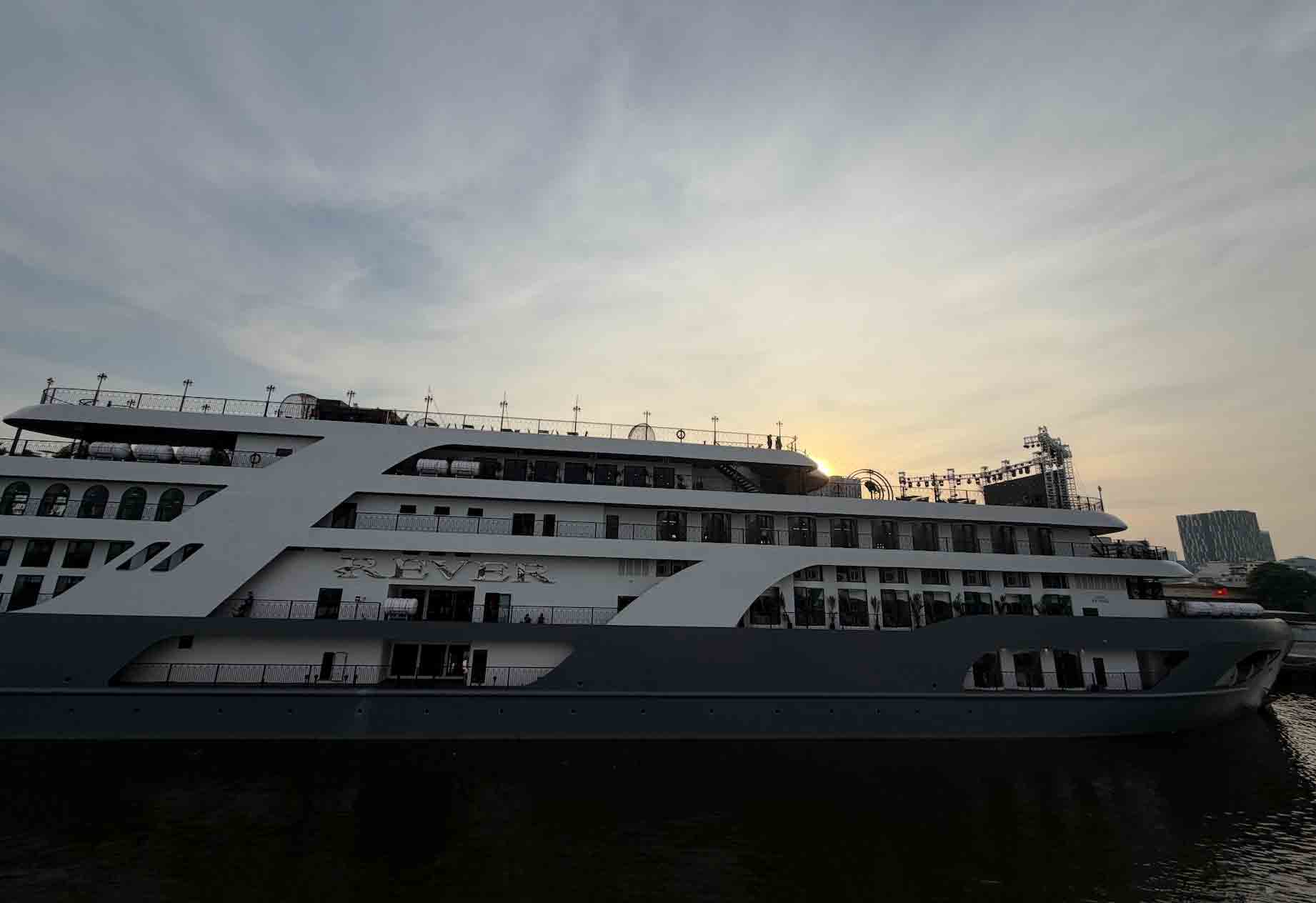 TP.HCM rộn ràng chuẩn bị mùa lễ hội cuối năm- Ảnh 6.