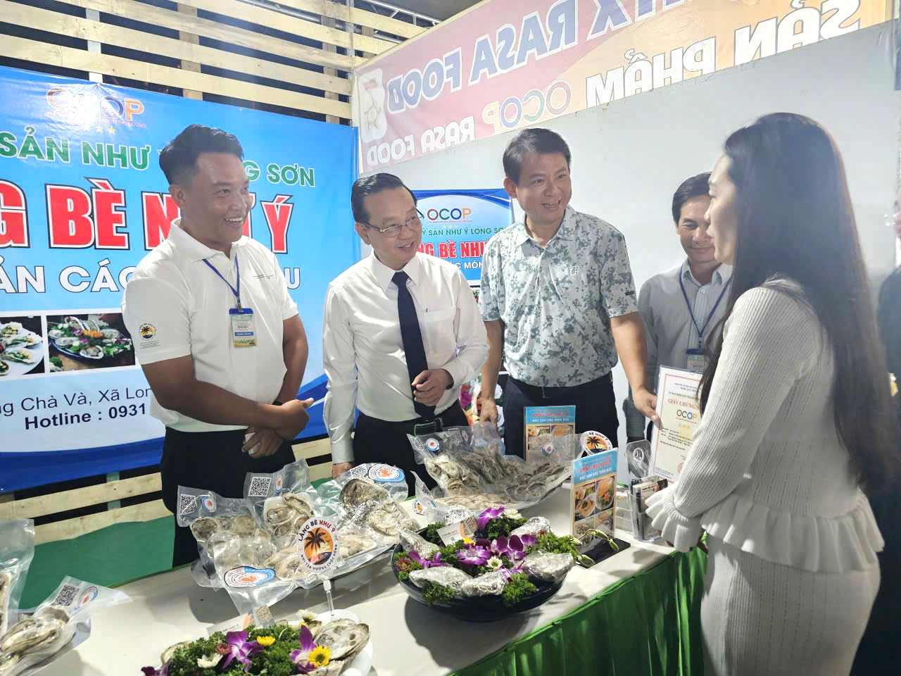 Cần sử dụng sản phẩm OCOP làm quà tặng ngoại giao chính thức- Ảnh 2.