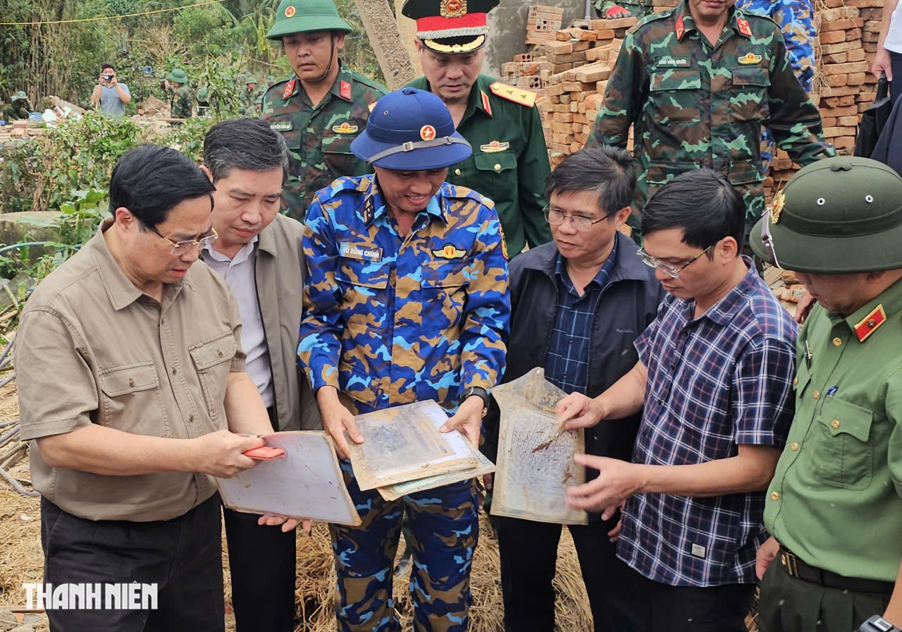 Thủ tướng Phạm Minh Chính: Cấp bách xây dựng nhà tránh lũ- Ảnh 2.