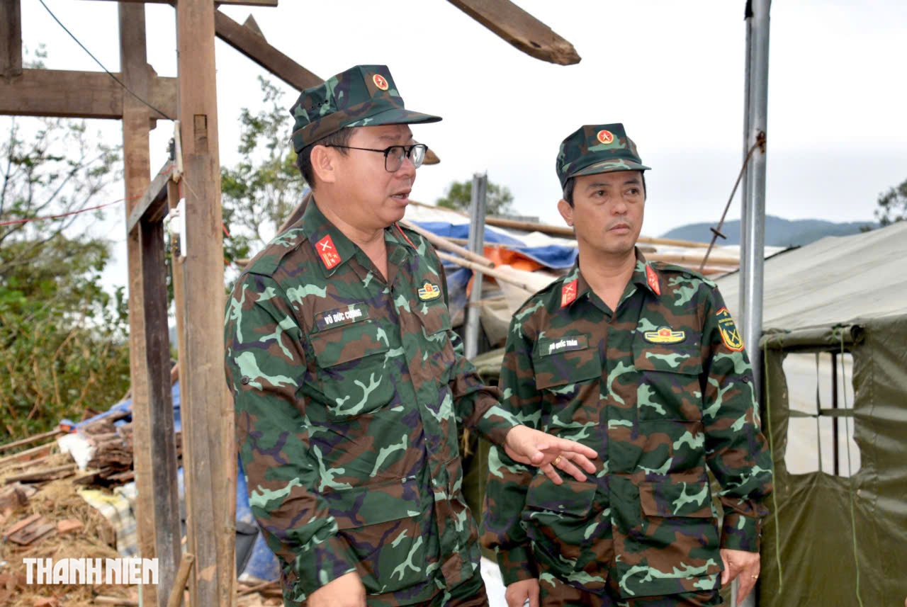 Sư đoàn 315 dựng nhà tránh lũ cho người dân vùng rốn lũ Hòa Thịnh- Ảnh 4.