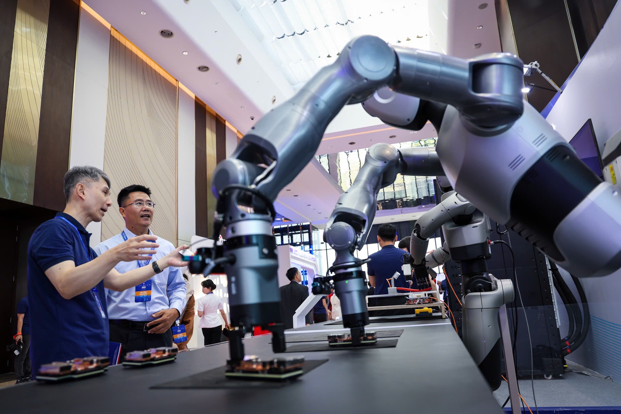 Công nghệ sẽ đưa Việt Nam thành nước phát triển- Ảnh 3.