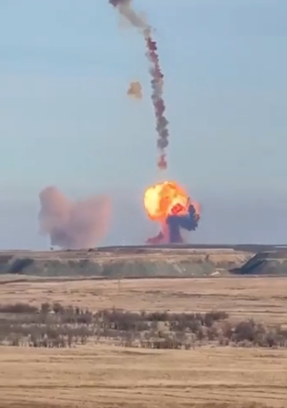 Tên lửa liên lục địa Nga phát nổ khi phóng thử? - Ảnh 1.