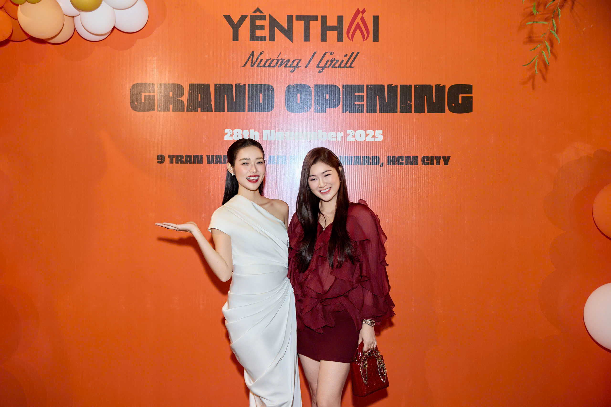 Dàn sao đến chúc mừng Diệp Bảo Ngọc lên chức- Ảnh 4.