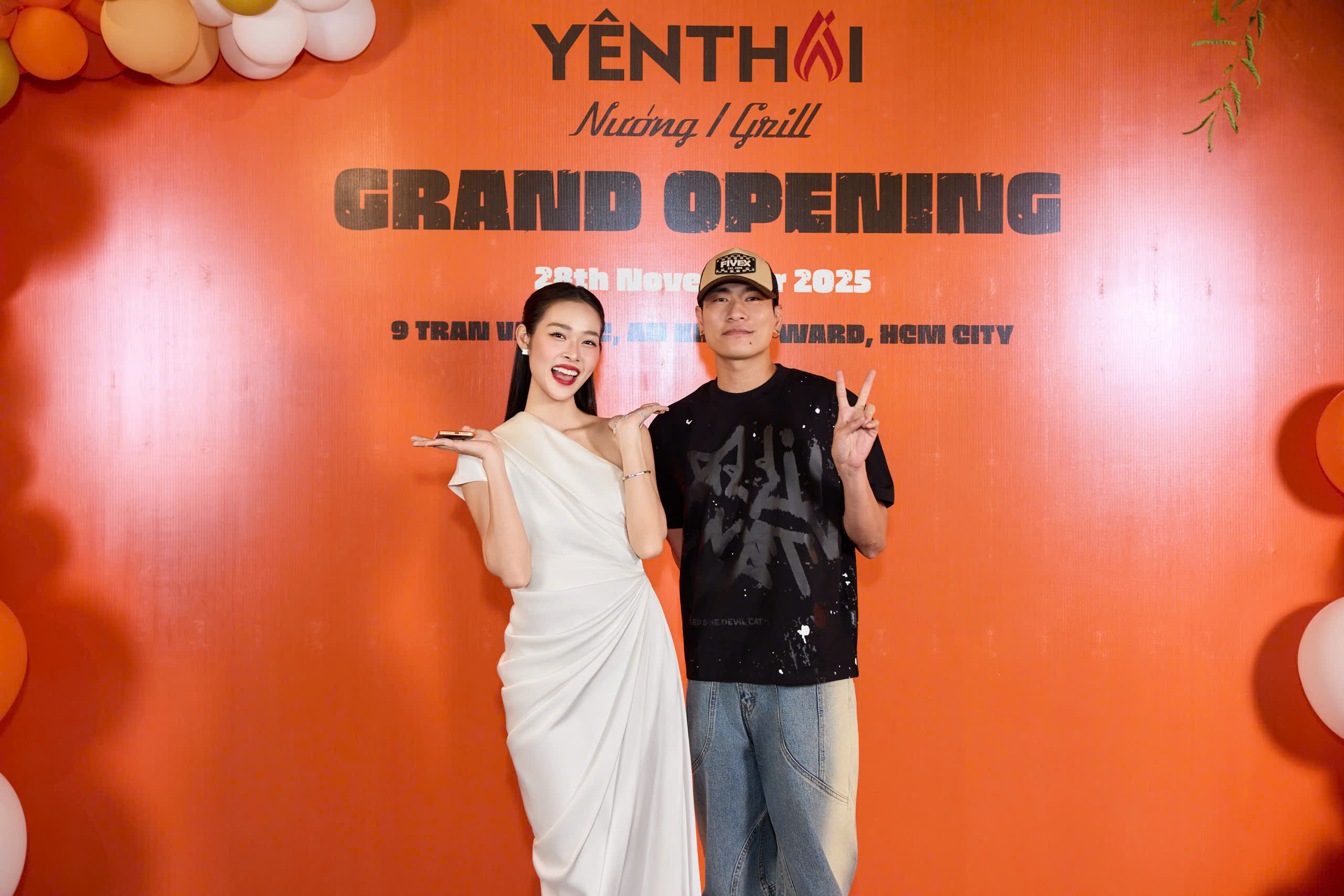 Dàn sao đến chúc mừng Diệp Bảo Ngọc lên chức- Ảnh 5.