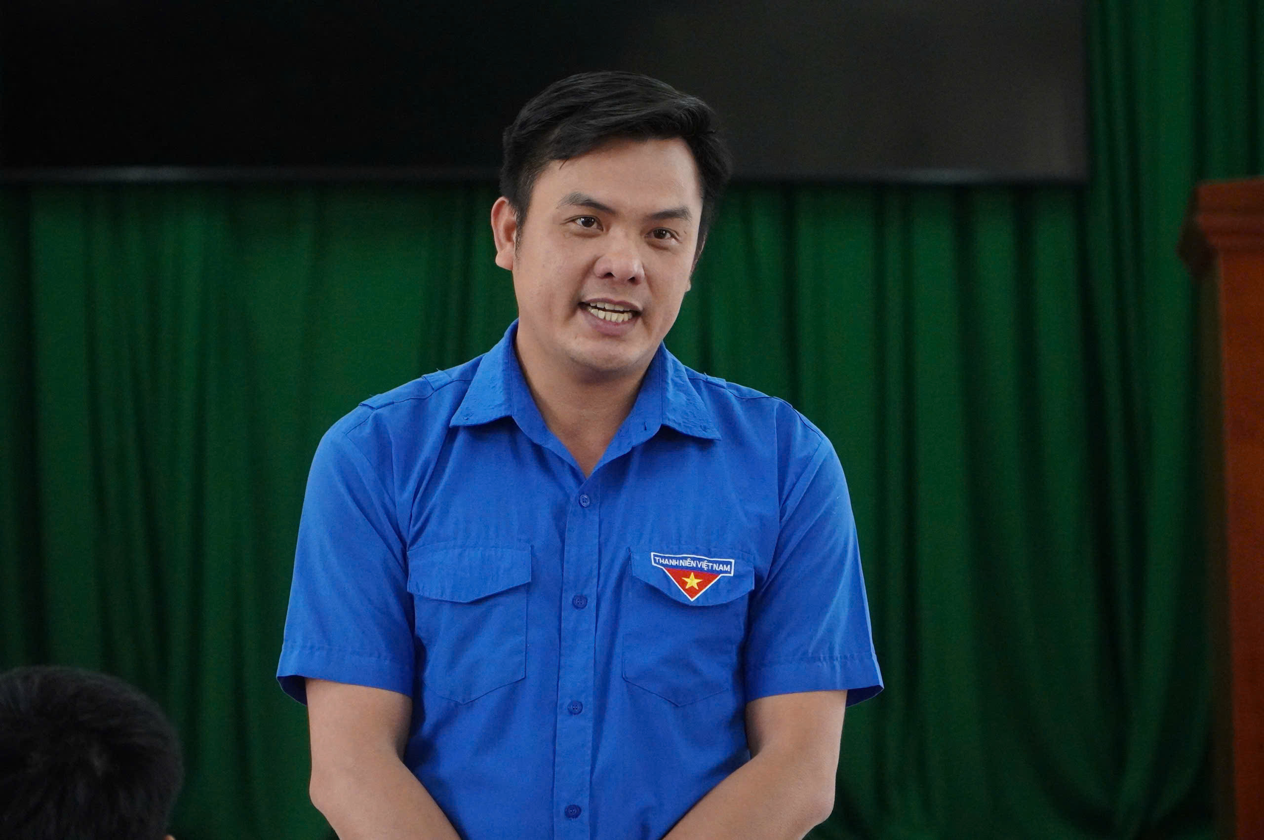 San sẻ khó khăn với người dân vùng lũ - Ảnh 5.